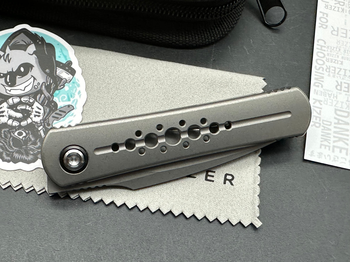 Kizer Feist 2 Hawkbill 6.5' overall M390 blade