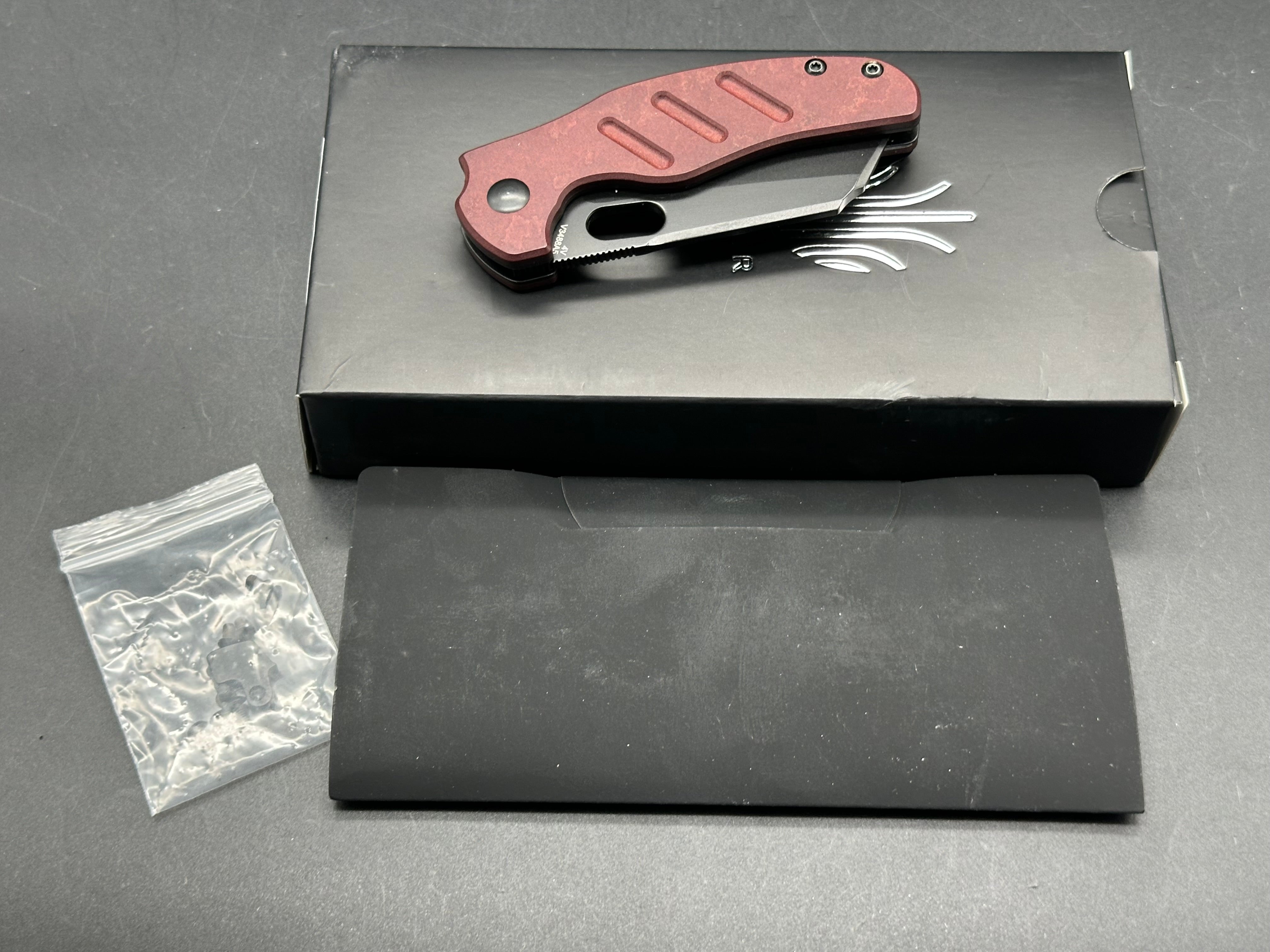 Kizer Mini Sheepdog C01C Flipper Knife Red Richlite (2.6" Black 4V)