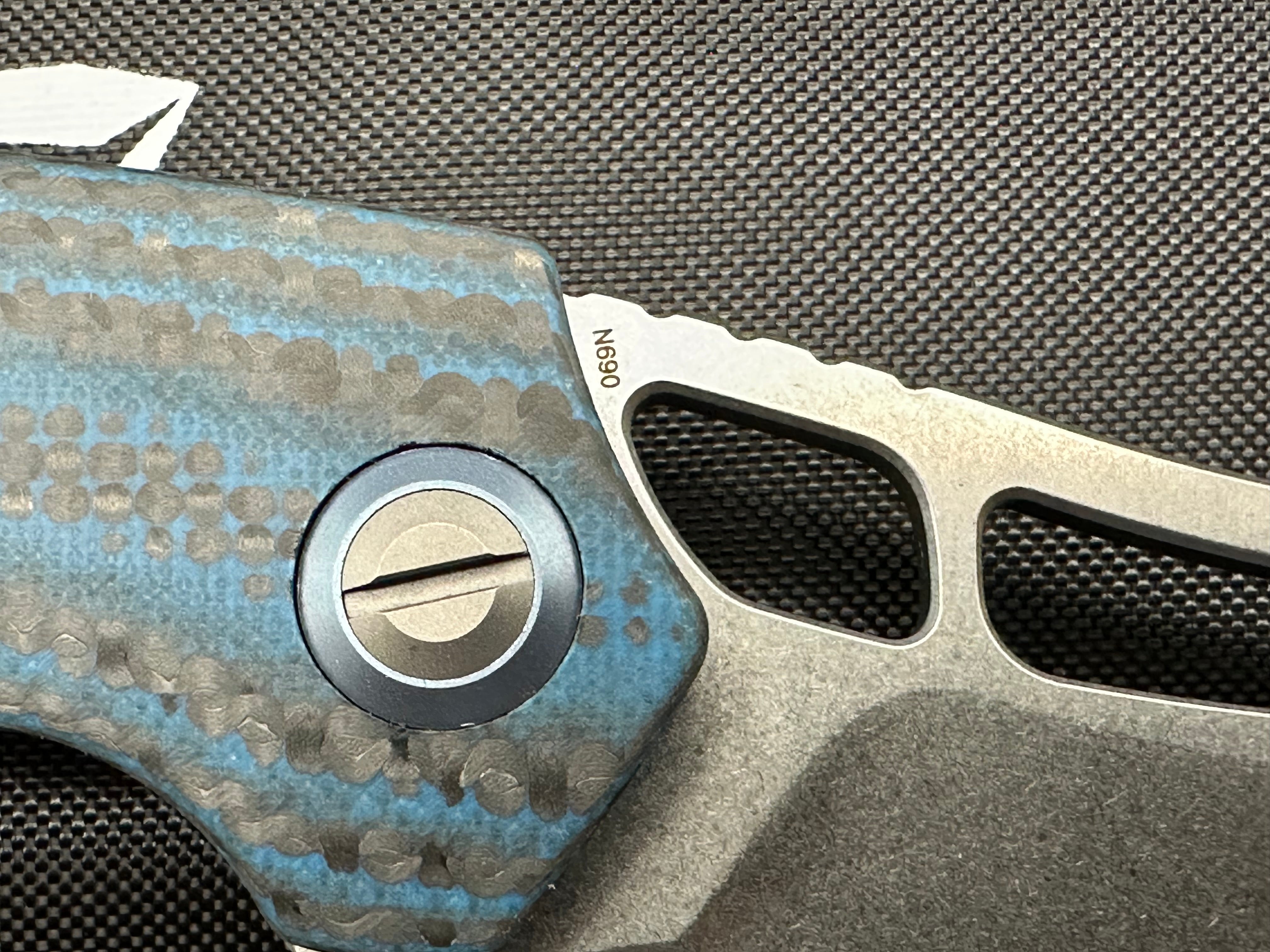 Tuya Kostoba, Stonewashed N690 Blade, Blue G-10 & Carbon Fiber Handles, Stainless Steel Liners