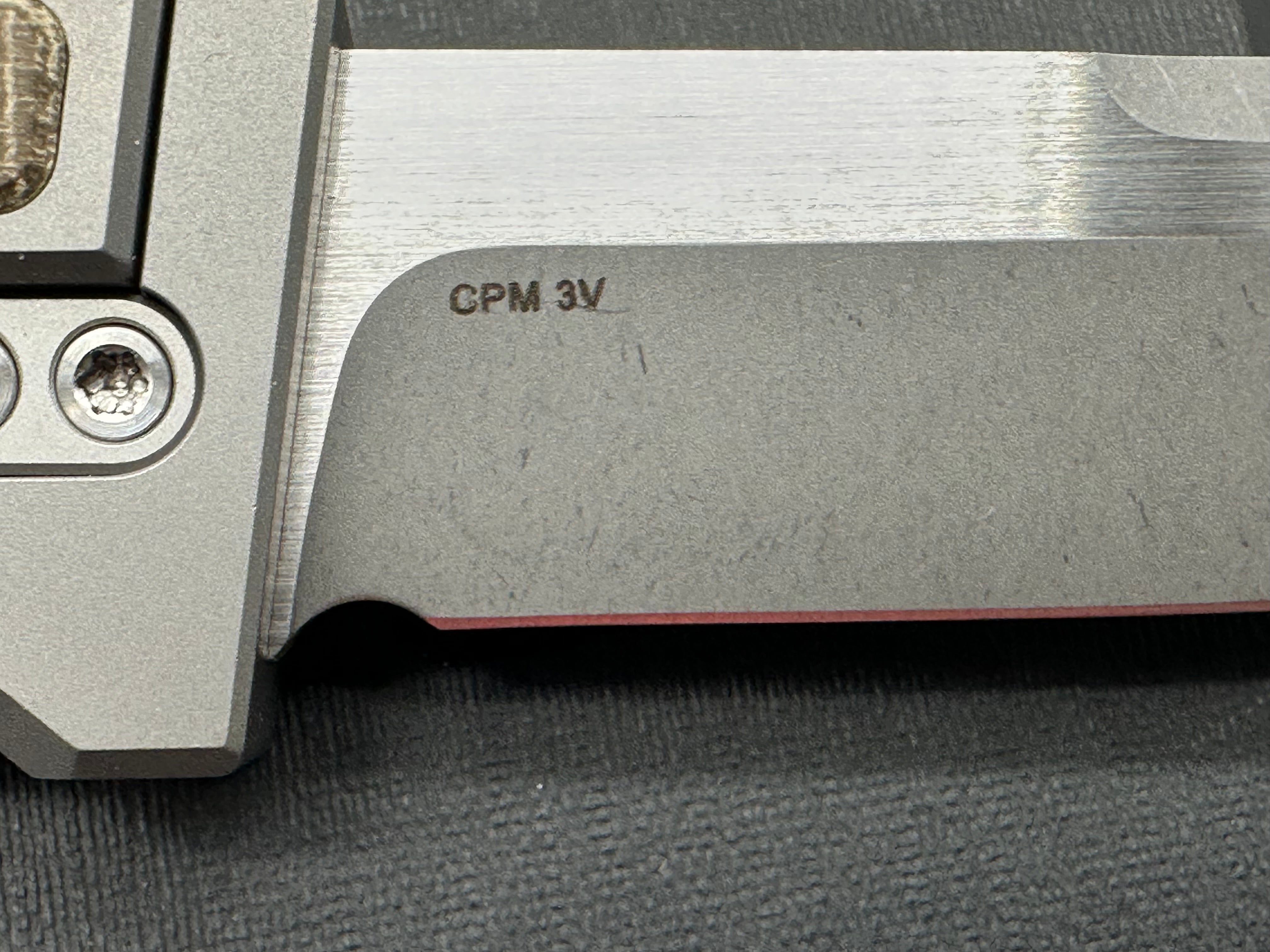 Reate Exo-m titanium/green micarta CPM 3V blade