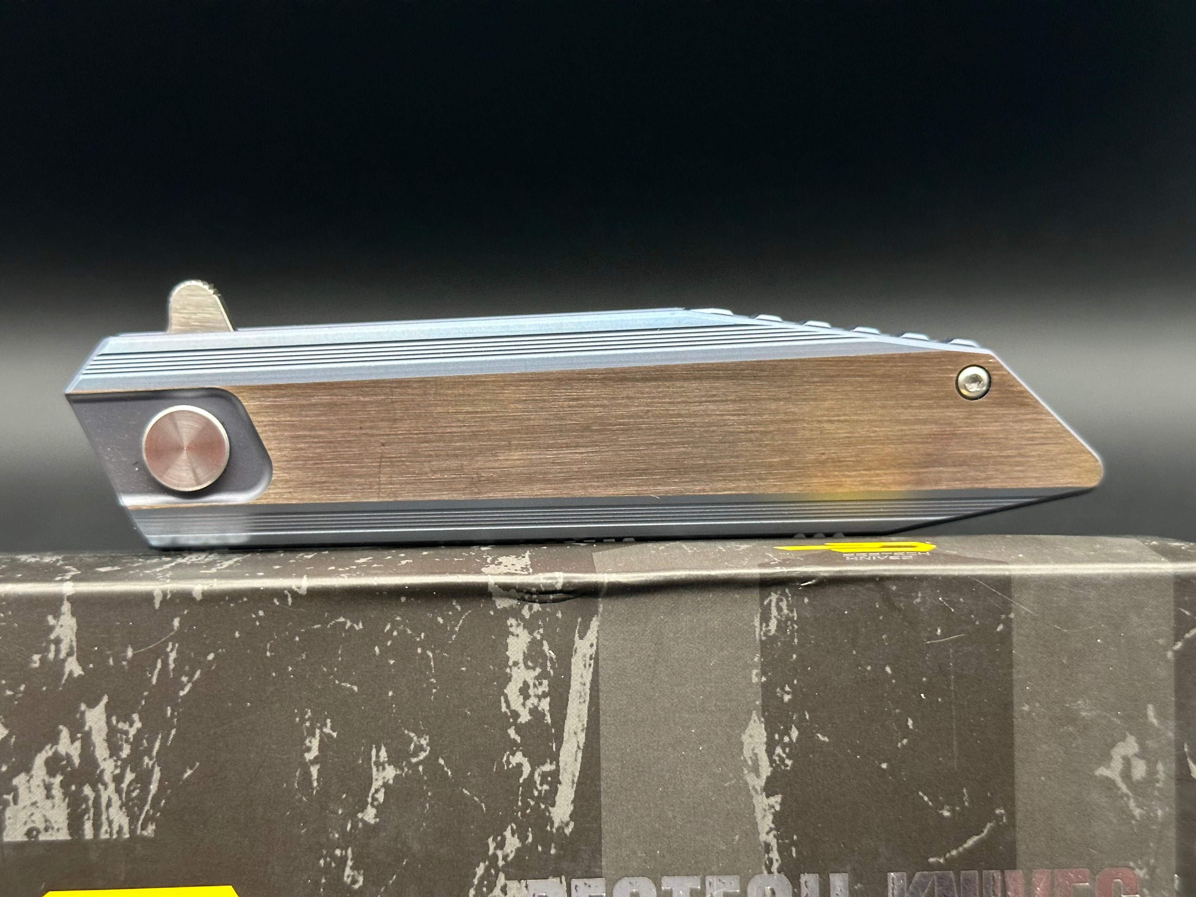 Bestech Shogun BT1701D S35VN Stonewash, Blue/Bronze TI