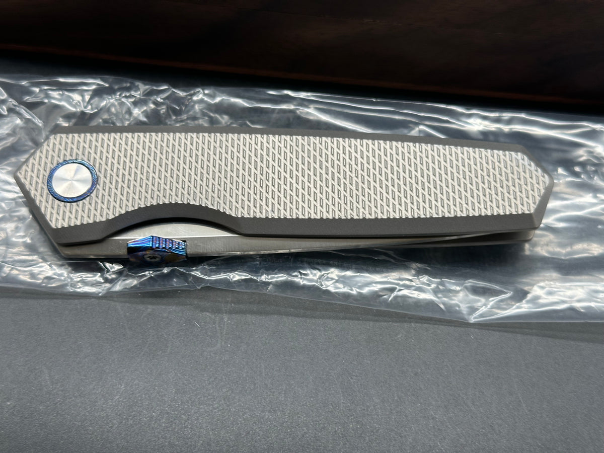 Vanguard Jaeger Folding Knife Gray Titanium Handle Satin Vanax Blade 8.27' Overall length