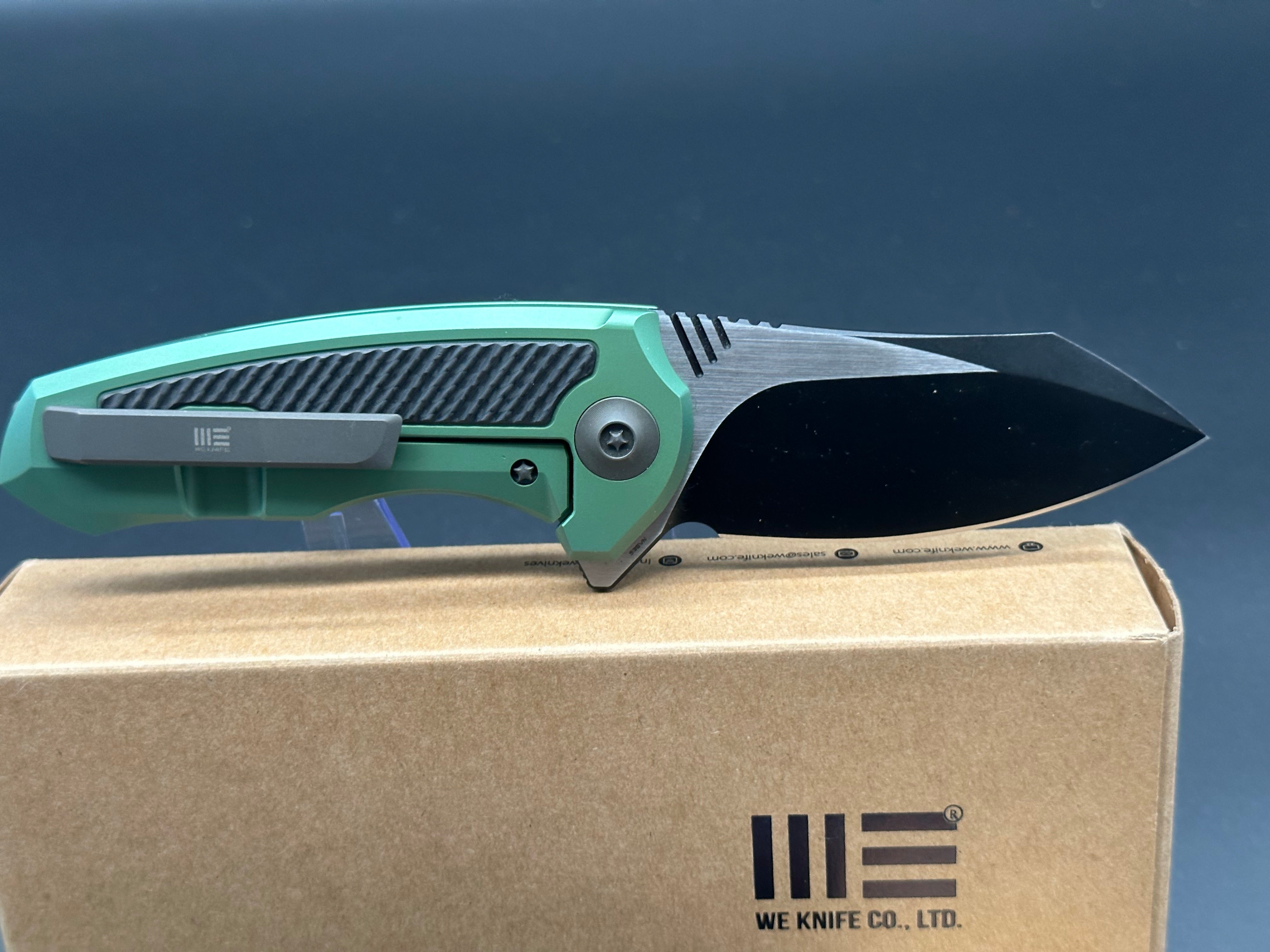 We Knife Co. 717F Valiant