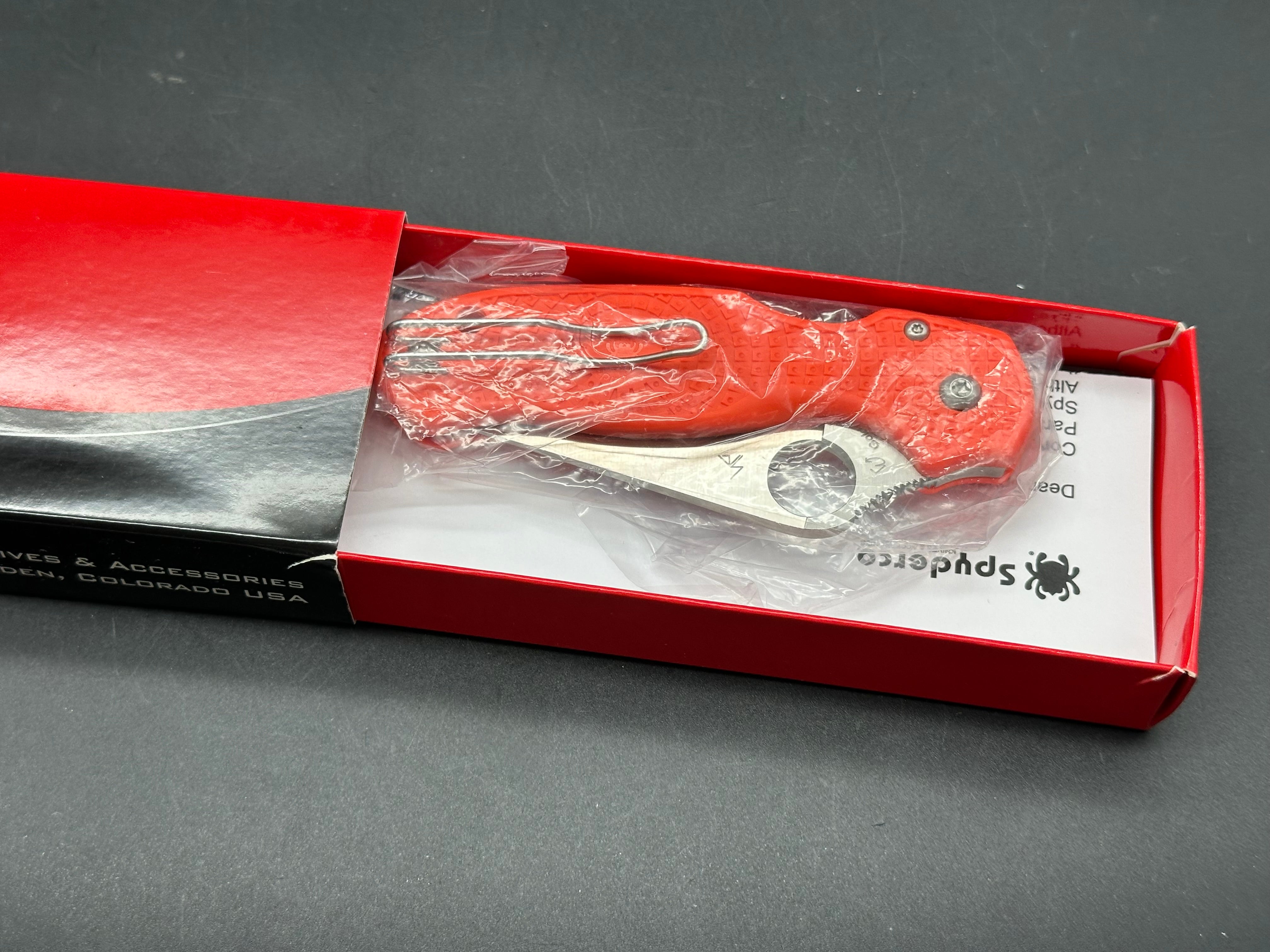 Spyderco Para 3 Lightweight (Cutlery Shoppe Exclusive), 2.93" CTS XHP Satin Blade with Orange FRN Handle