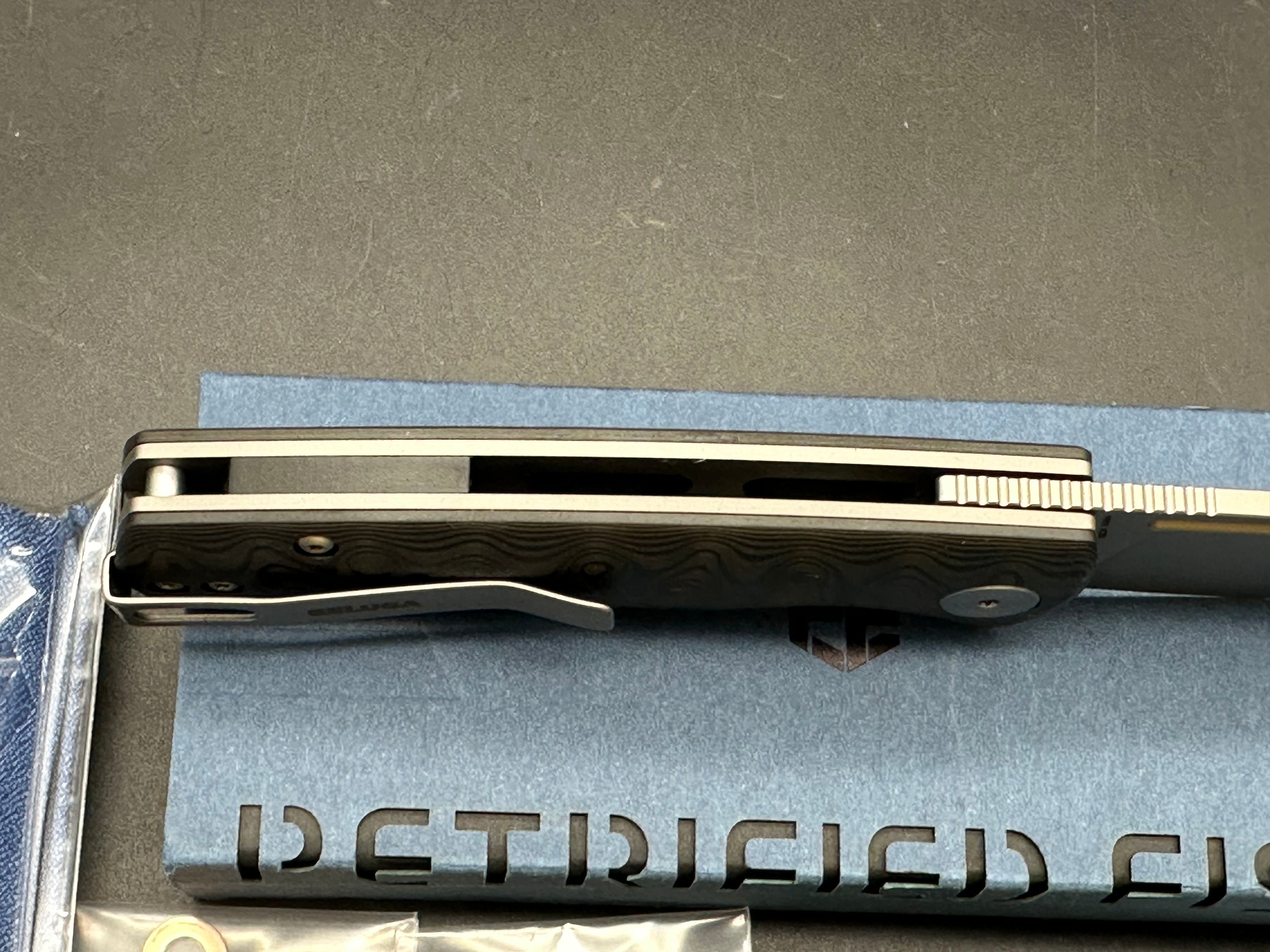 Petrified Fish Mini Beluga, 2.99" 14C28N Sandblasted Blade with Carbon Fiber Handle