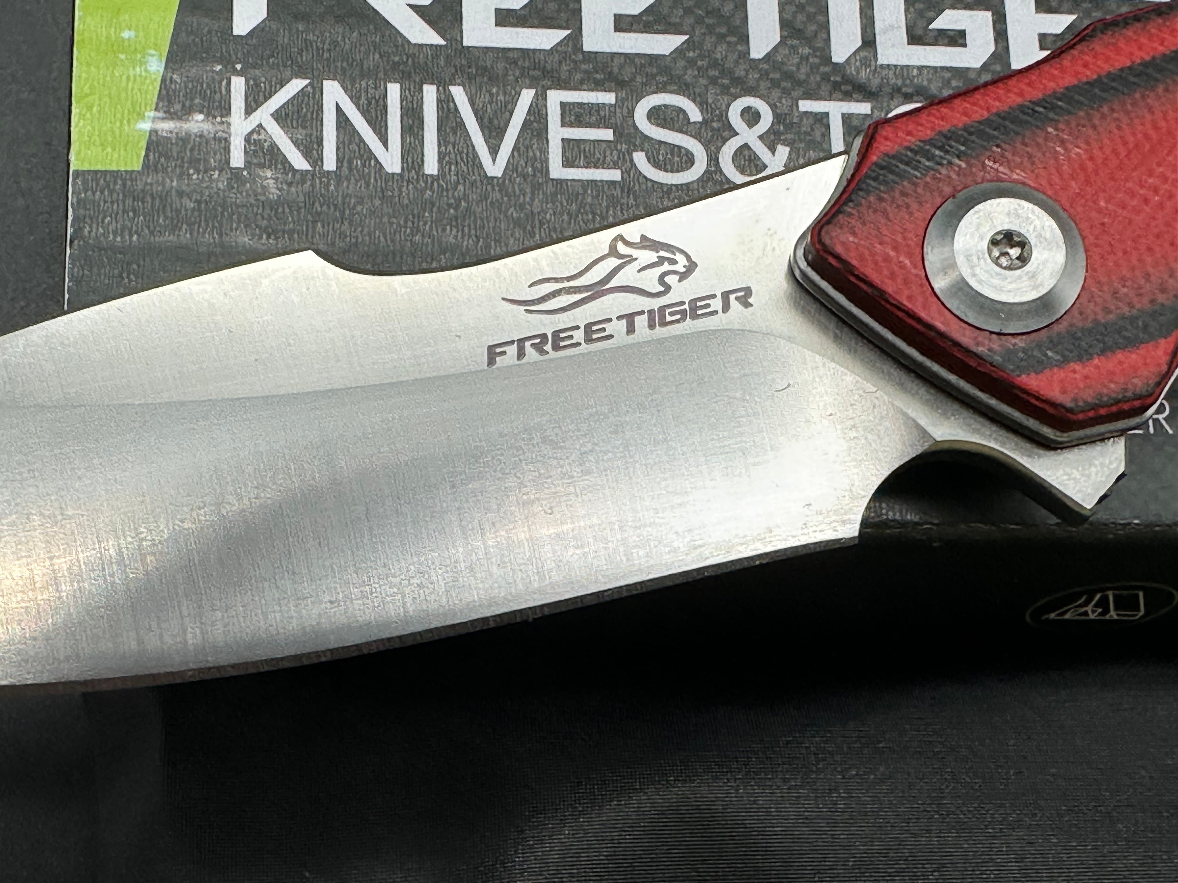 FreeTiger FT-51, 3.54" K110 Satin Blade with Red/Black G10 Handle