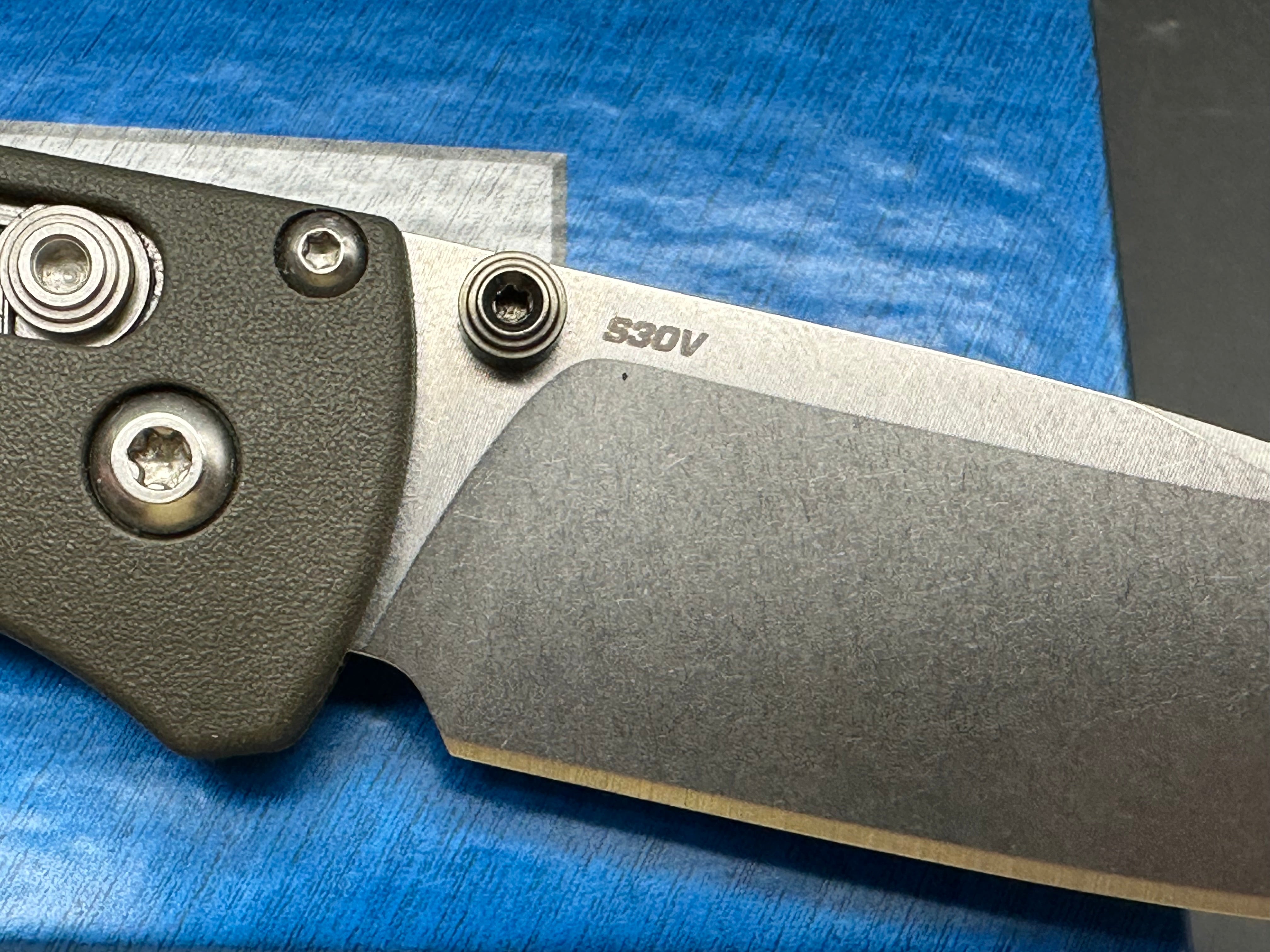 Benchmade Bugout - Custom (NEW), 3.24" S30V Stonewash Blade with OD Green Grivory Handle