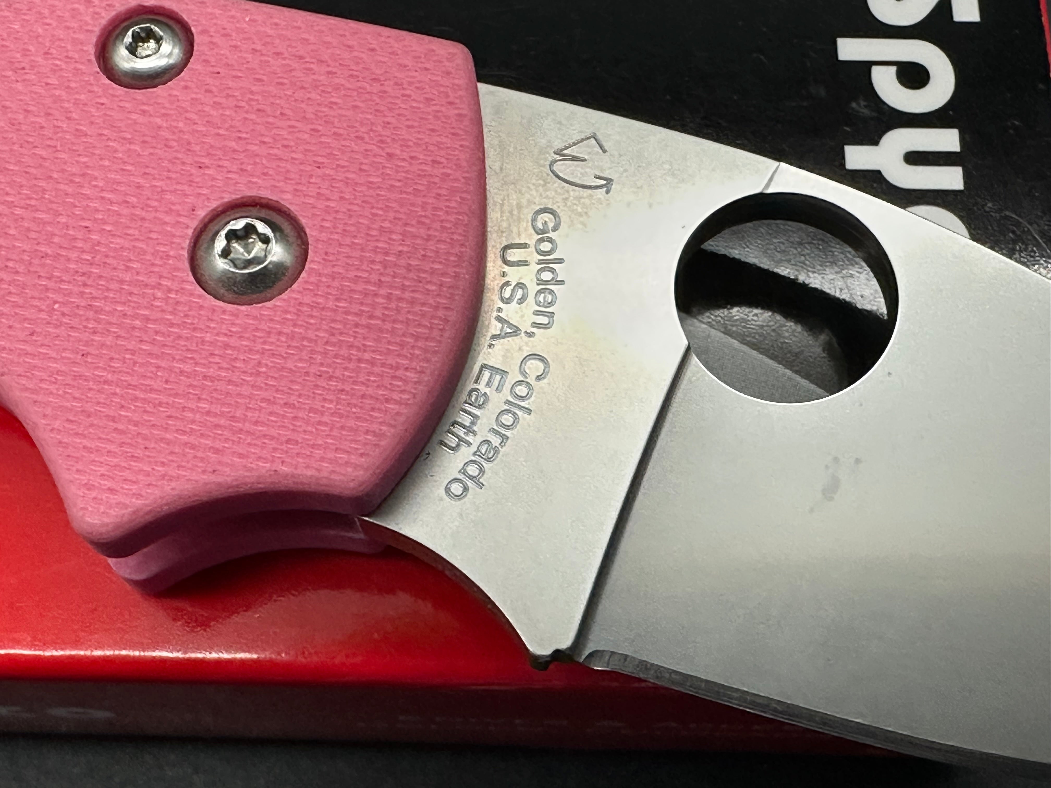 SPYDERCO LIL' NATIVE S30V PLAIN BLADE WITH PINK G10 HANDLES
