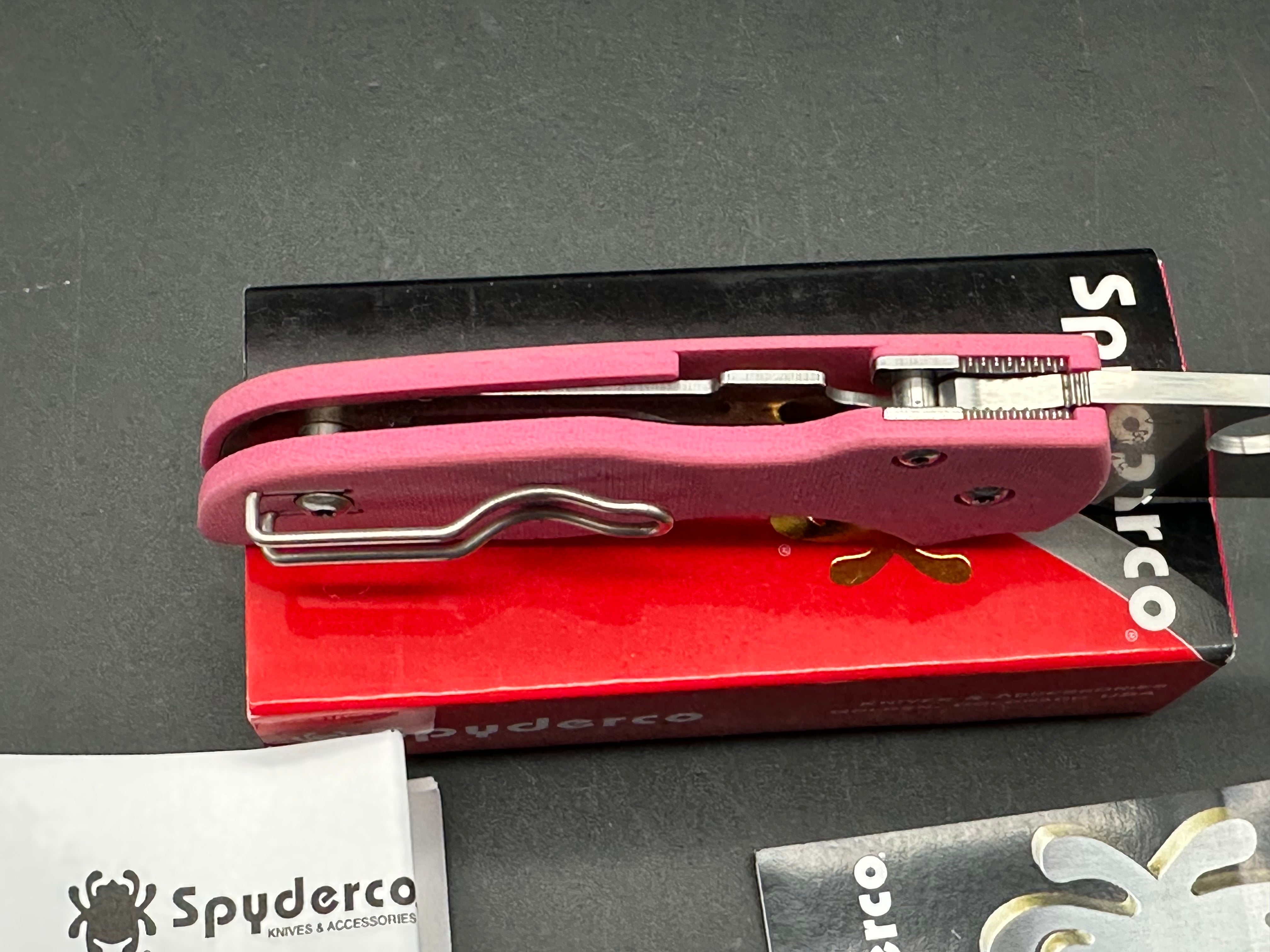 SPYDERCO LIL' NATIVE S30V PLAIN BLADE WITH PINK G10 HANDLES