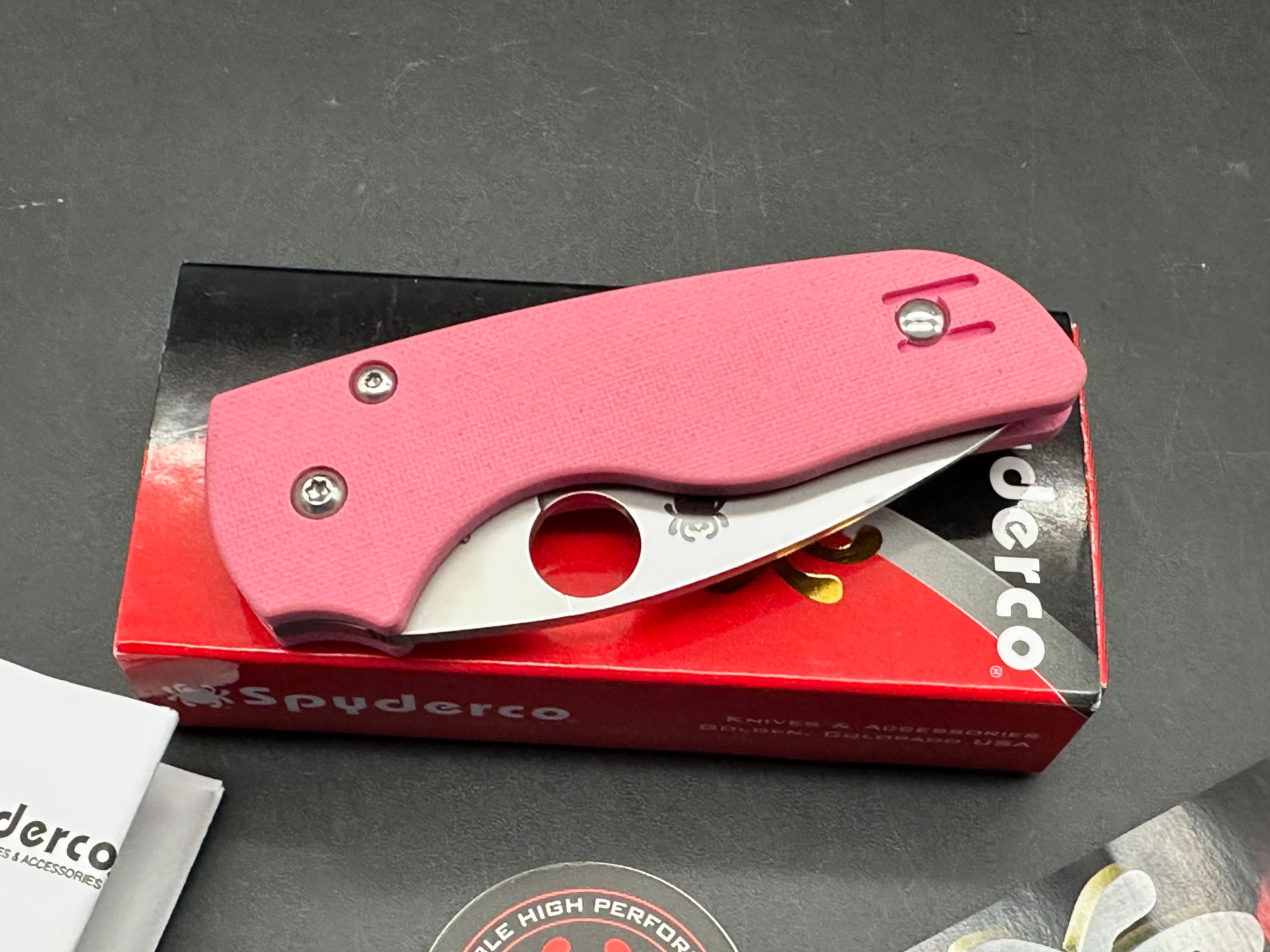 SPYDERCO LIL' NATIVE S30V PLAIN BLADE WITH PINK G10 HANDLES