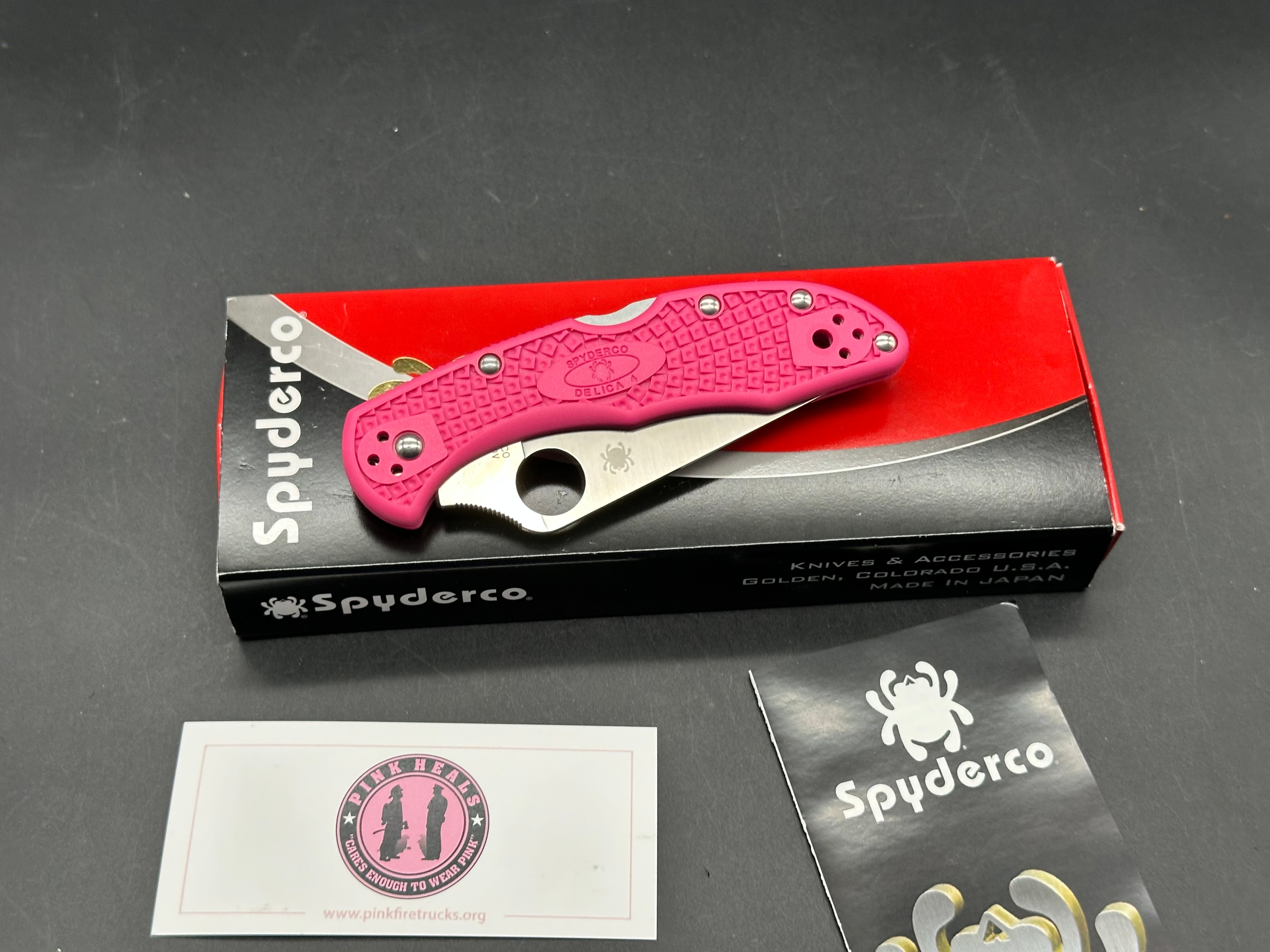 Spyderco Delica 4 Lightweight Lockback Knife Pink FRN (2.88" Satin S30V)