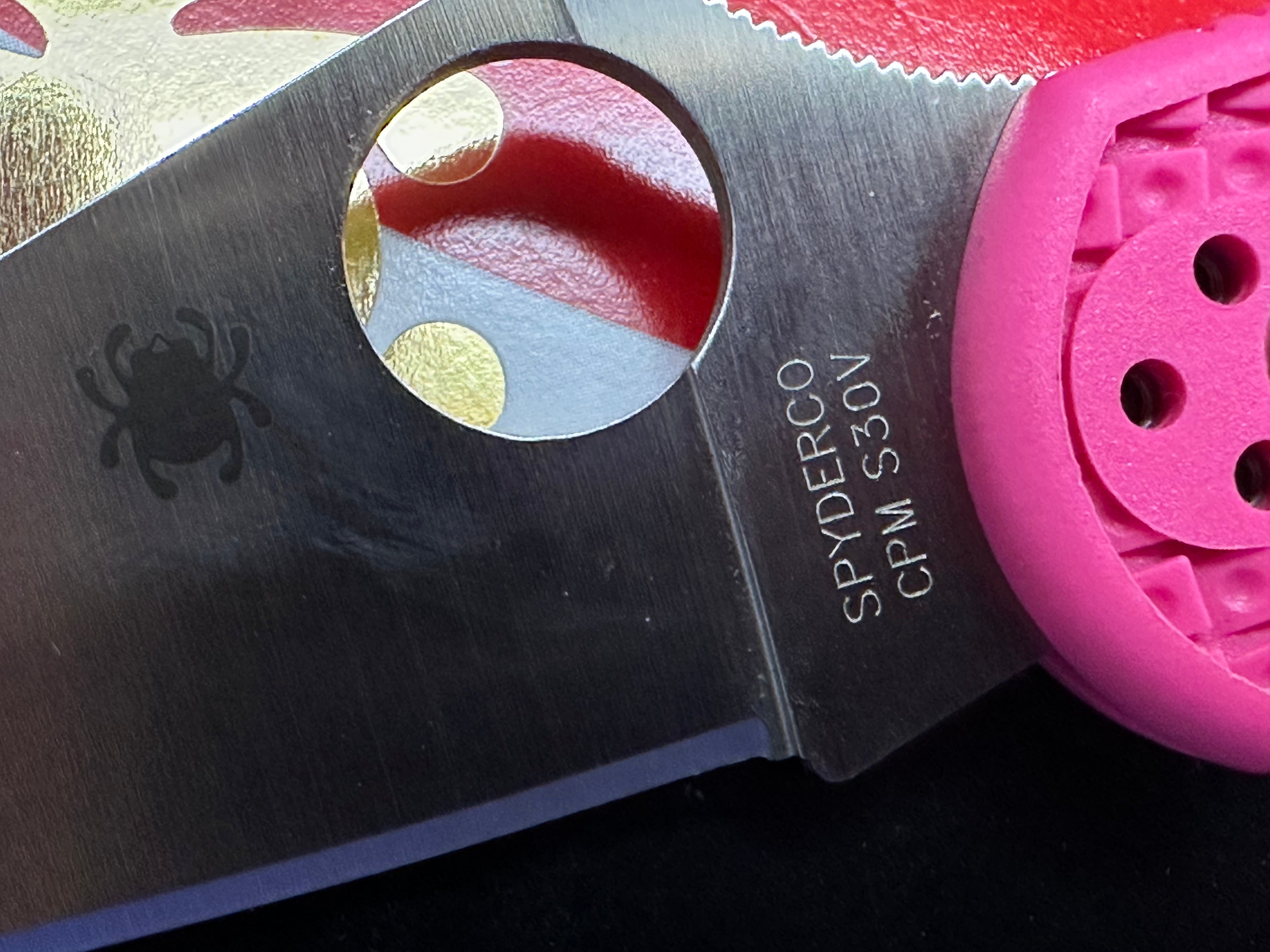 Spyderco Delica 4 Lightweight Lockback Knife Pink FRN (2.88" Satin S30V)