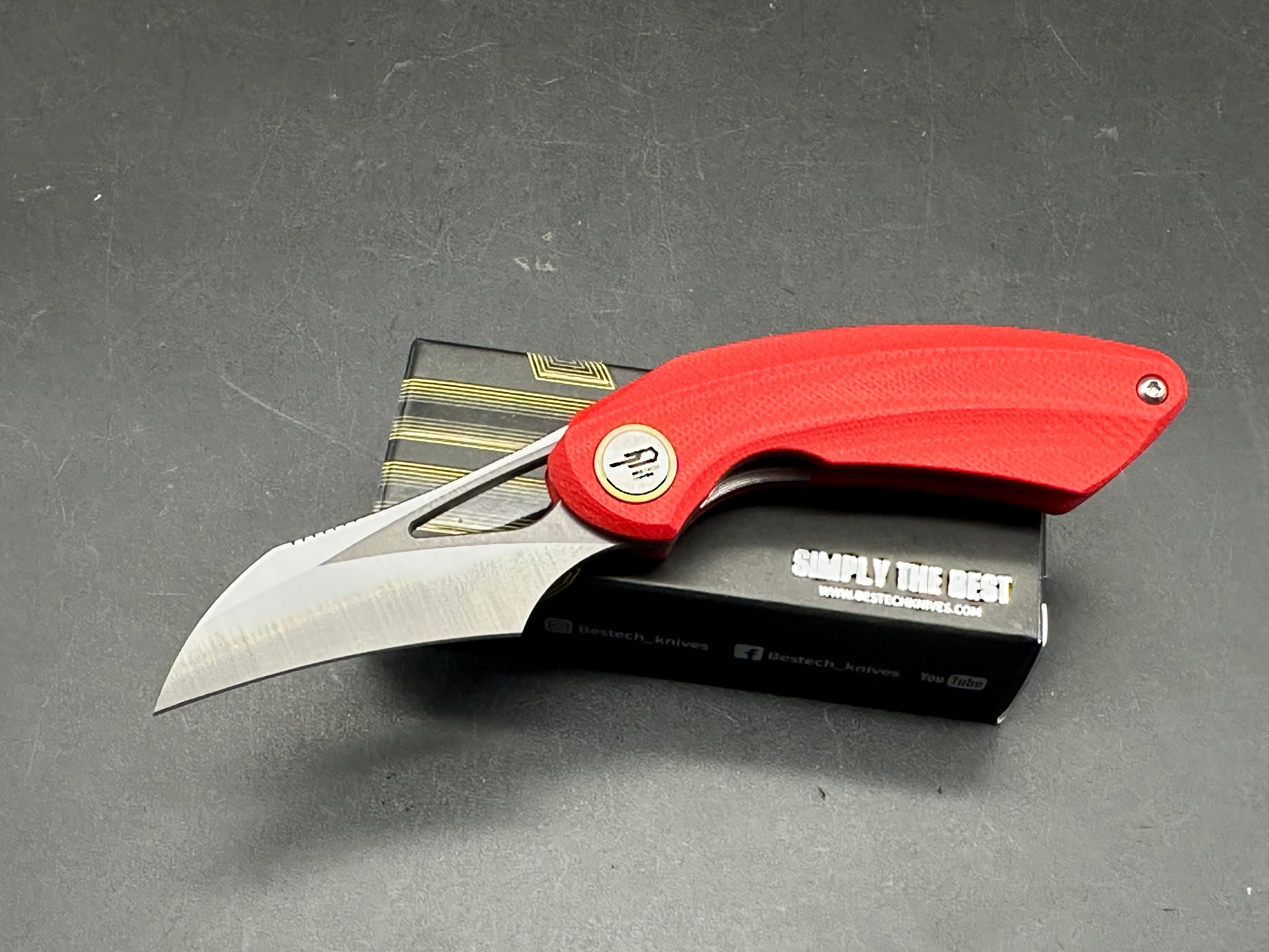 BESTECH BIHAI RED G10 HANDLE 14C28N PLAIN EDGE GREY DLC SATIN