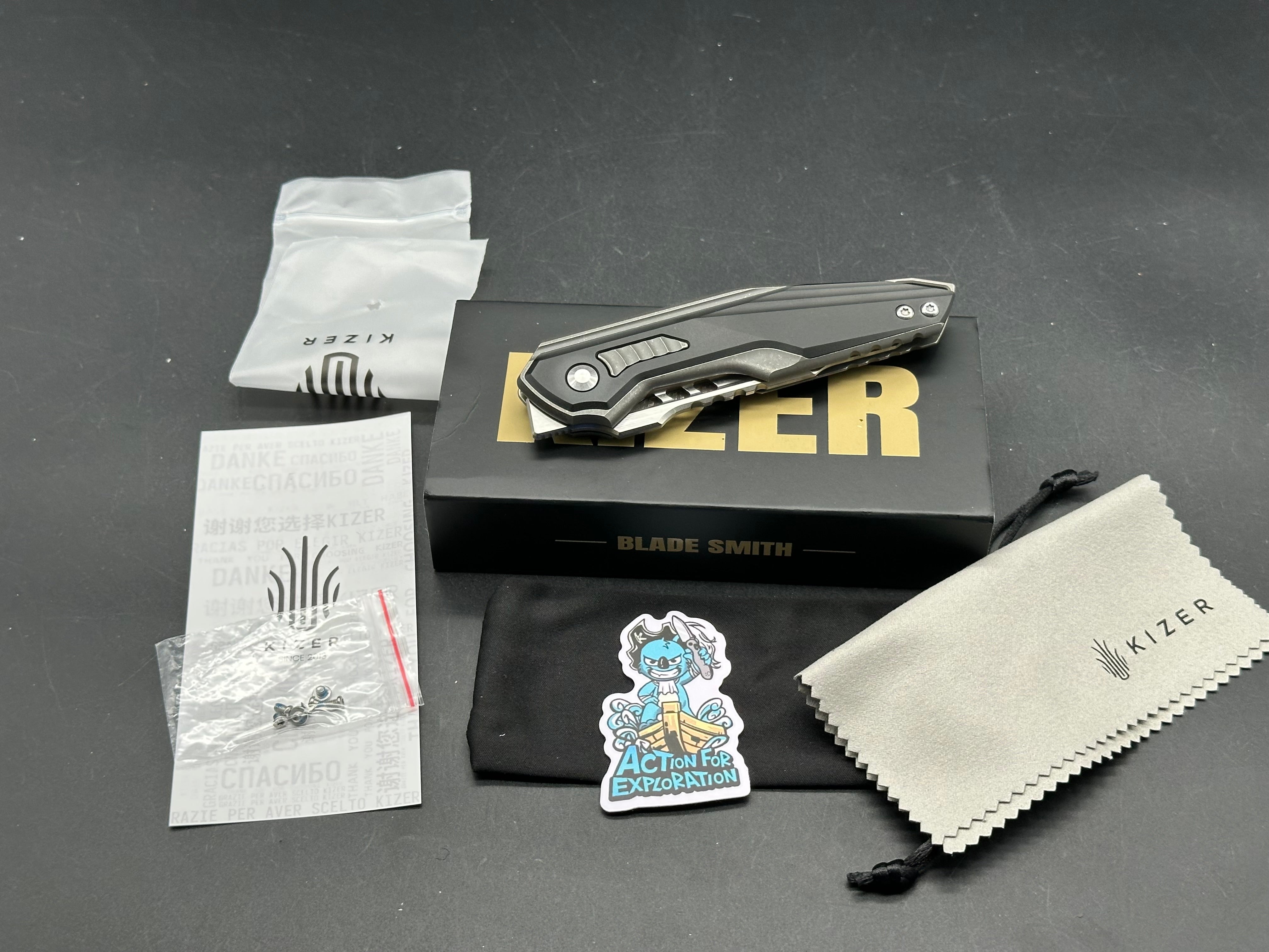 KIZER ZERO BLACK/GRAY TITANIUM/ALUMINUM HANDLE S45VN REVERSE TANTO PLAIN EDGE