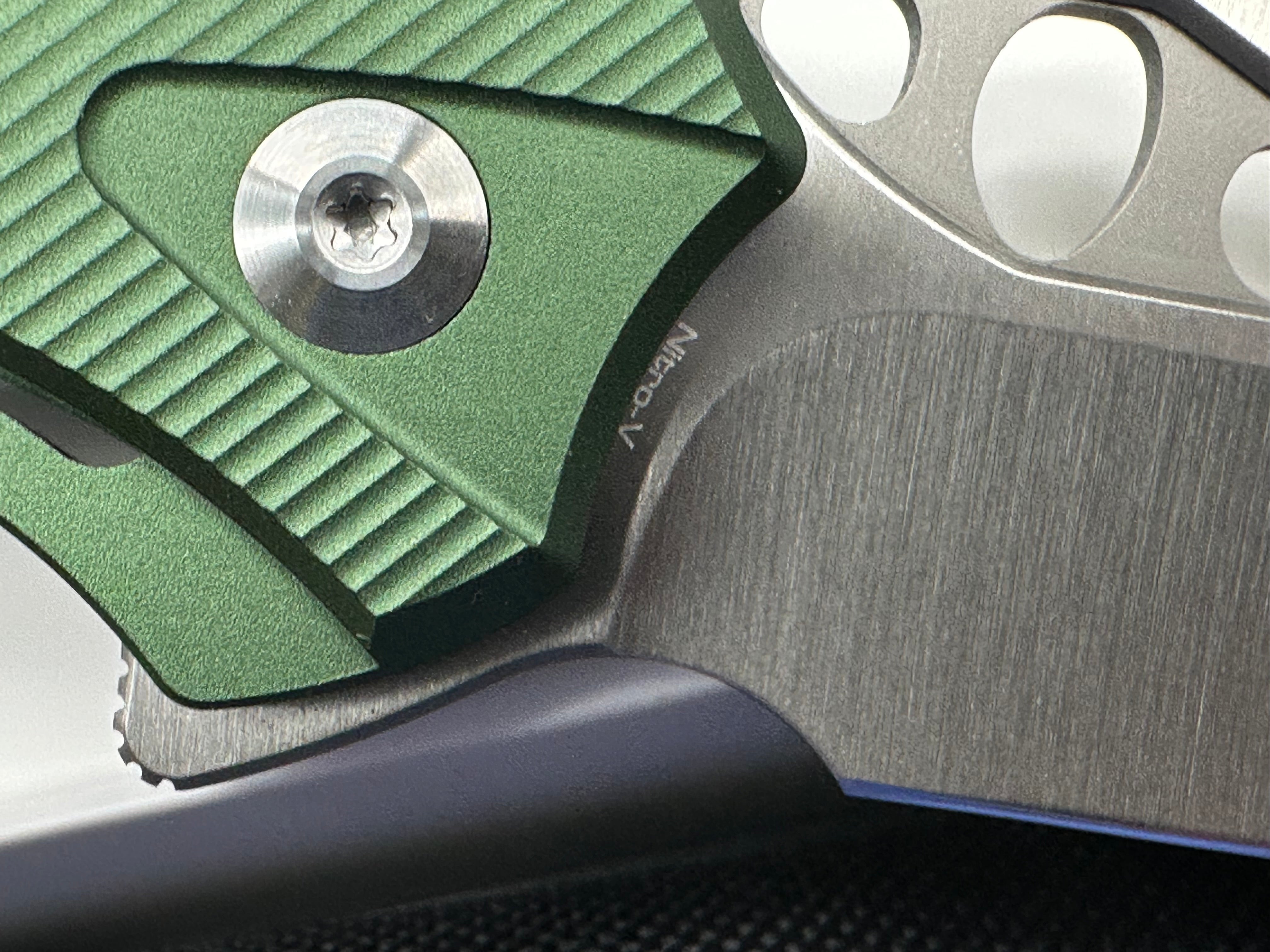 CIVIVI BIOPHASE FOLDING KNIFE GREEN ALUMINUM HANDLE NITRO-V PLAIN EDGE SATIN FINISH