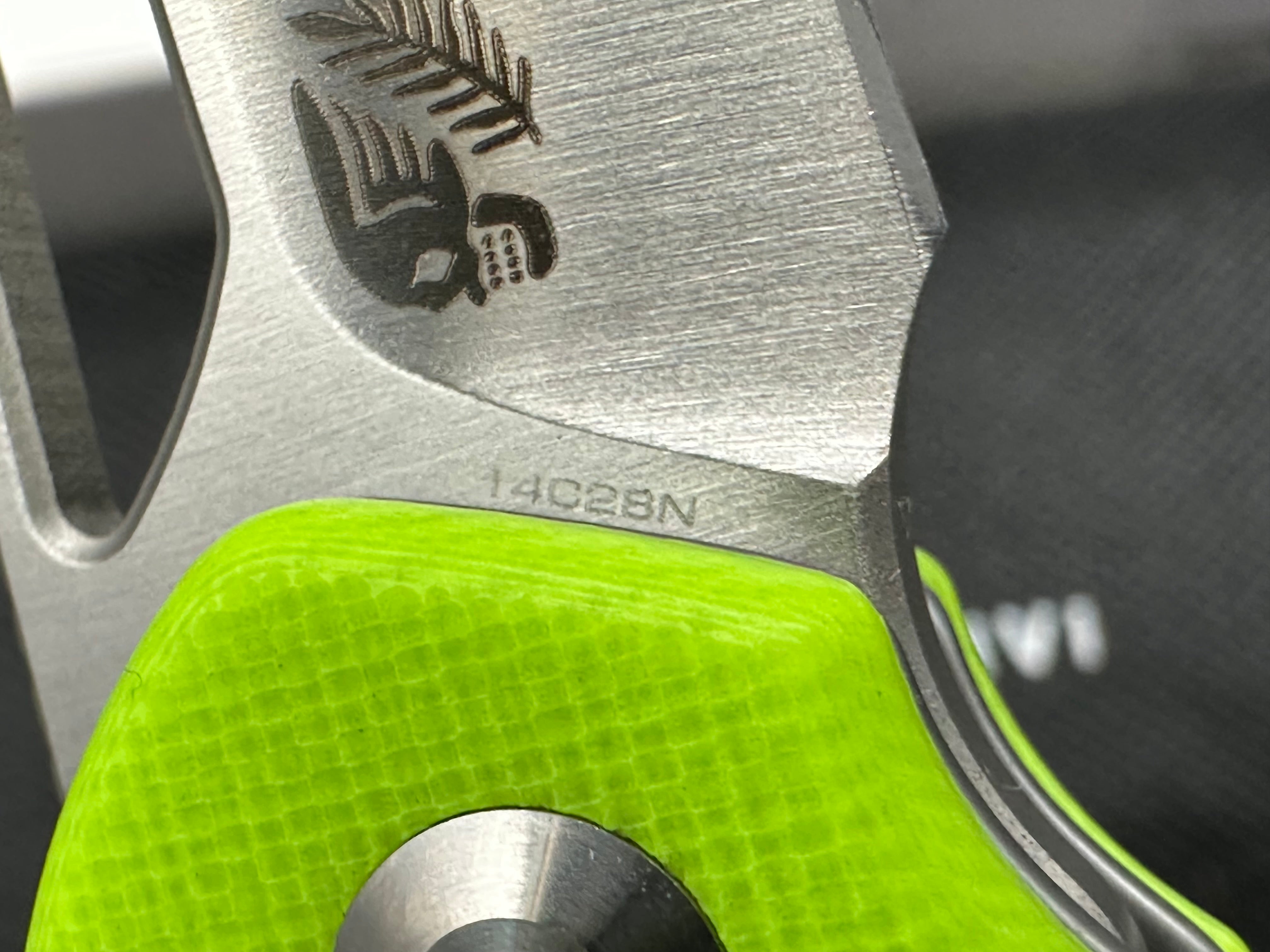 CIVIVI GUILE FLUORESCENT GREEN G10 HANDLE 14C28N PLAIN EDGE SATIN FINISH