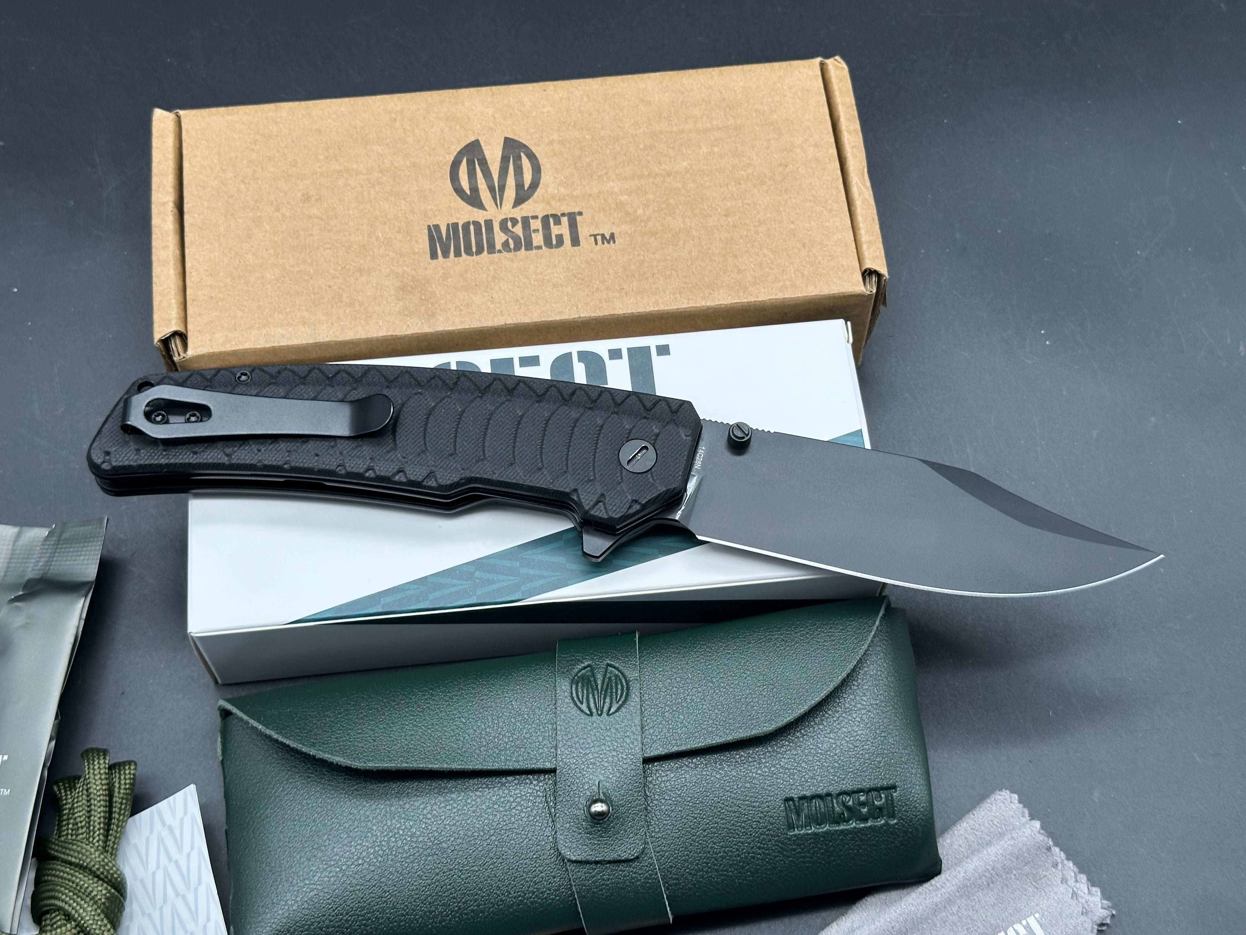 Molsect Jungle liner lock black G10 scales 14C28N black blade
