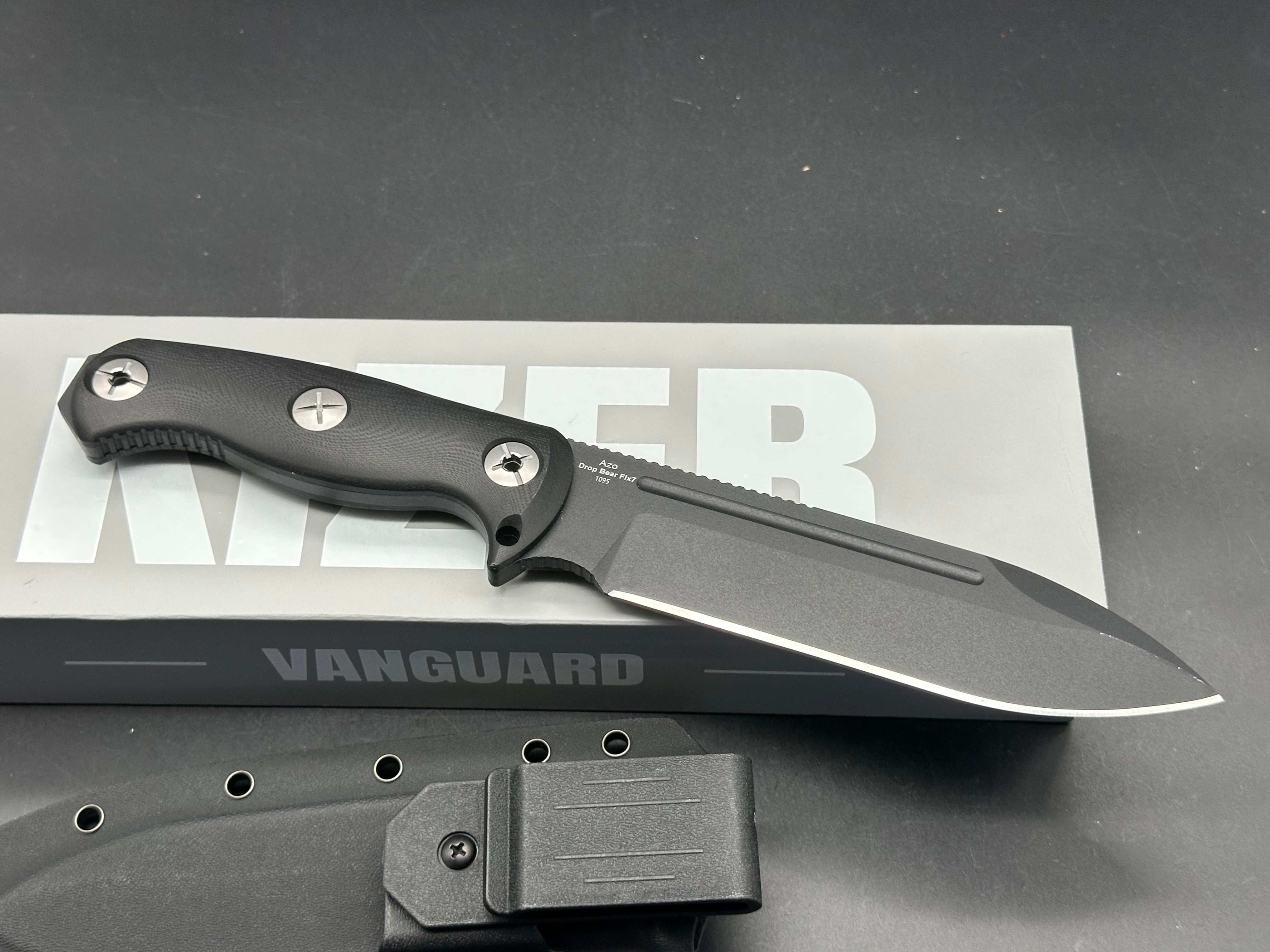 KIZER DROP BEAR FIX 7 BLACK G10 w/ 1095 BLACK BLADE