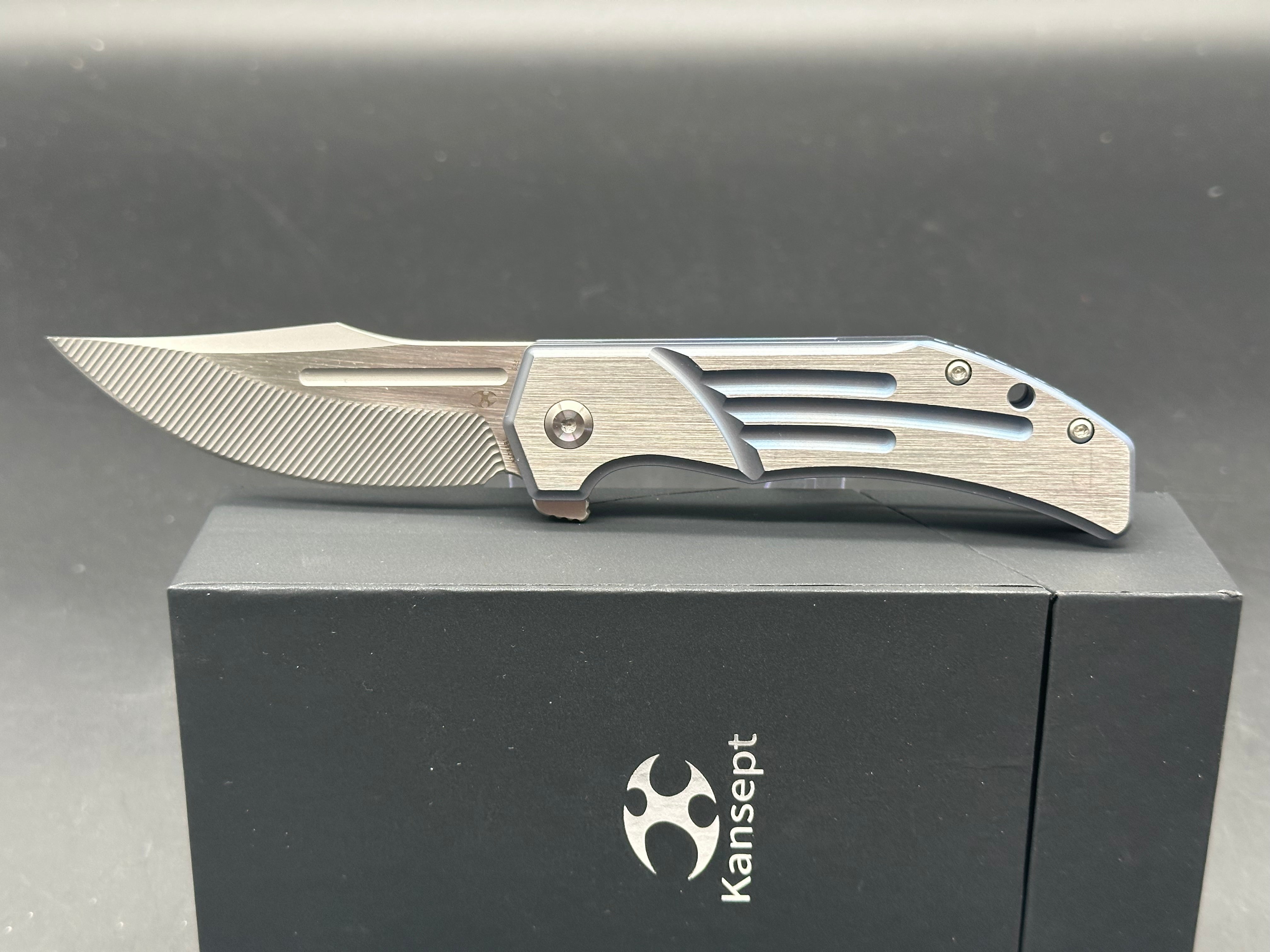 KANSEPT ORION BLUE/SATIN TITANIUM HANDLE S35VN CLIP POINT