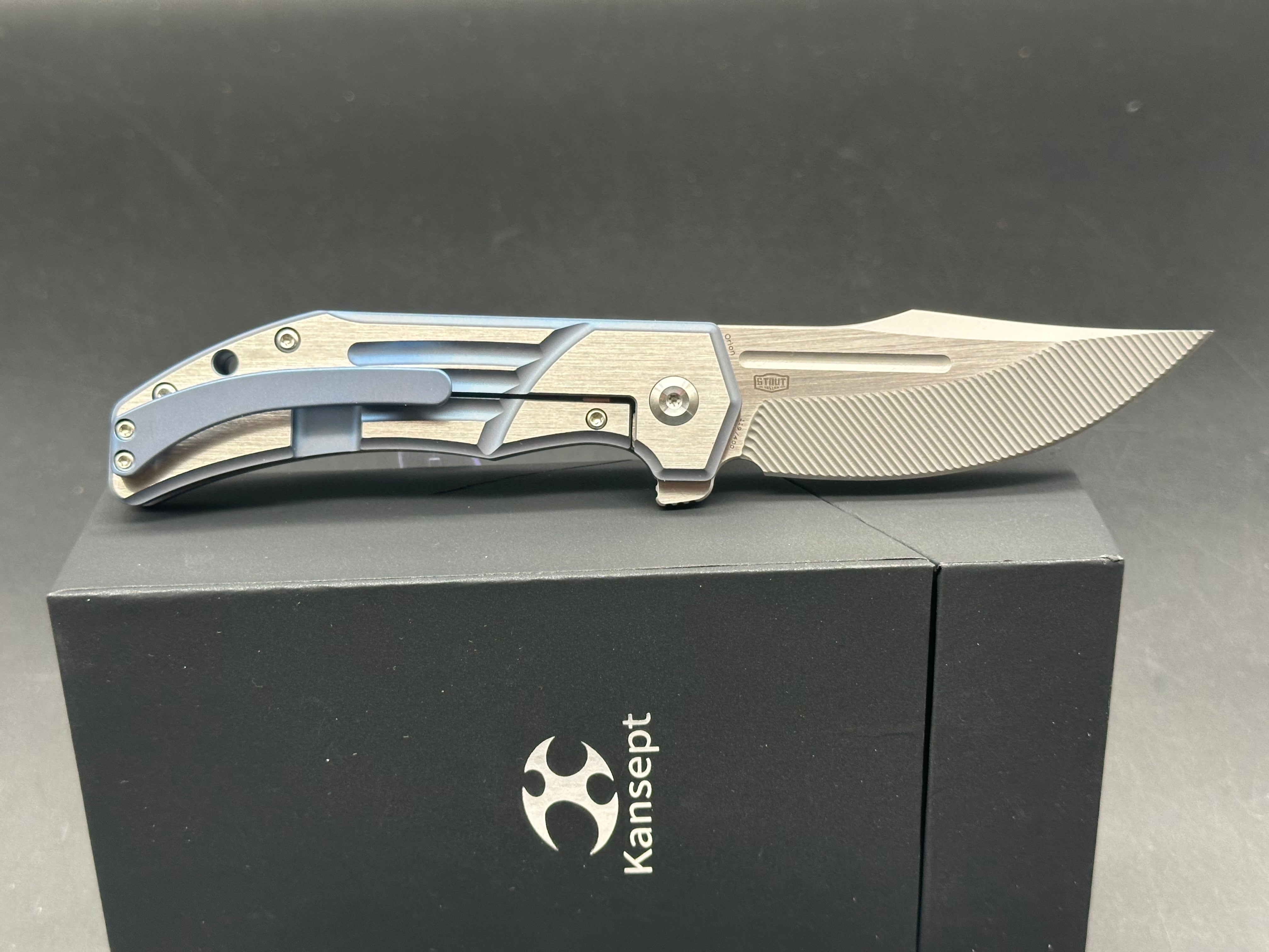KANSEPT ORION BLUE/SATIN TITANIUM HANDLE S35VN CLIP POINT