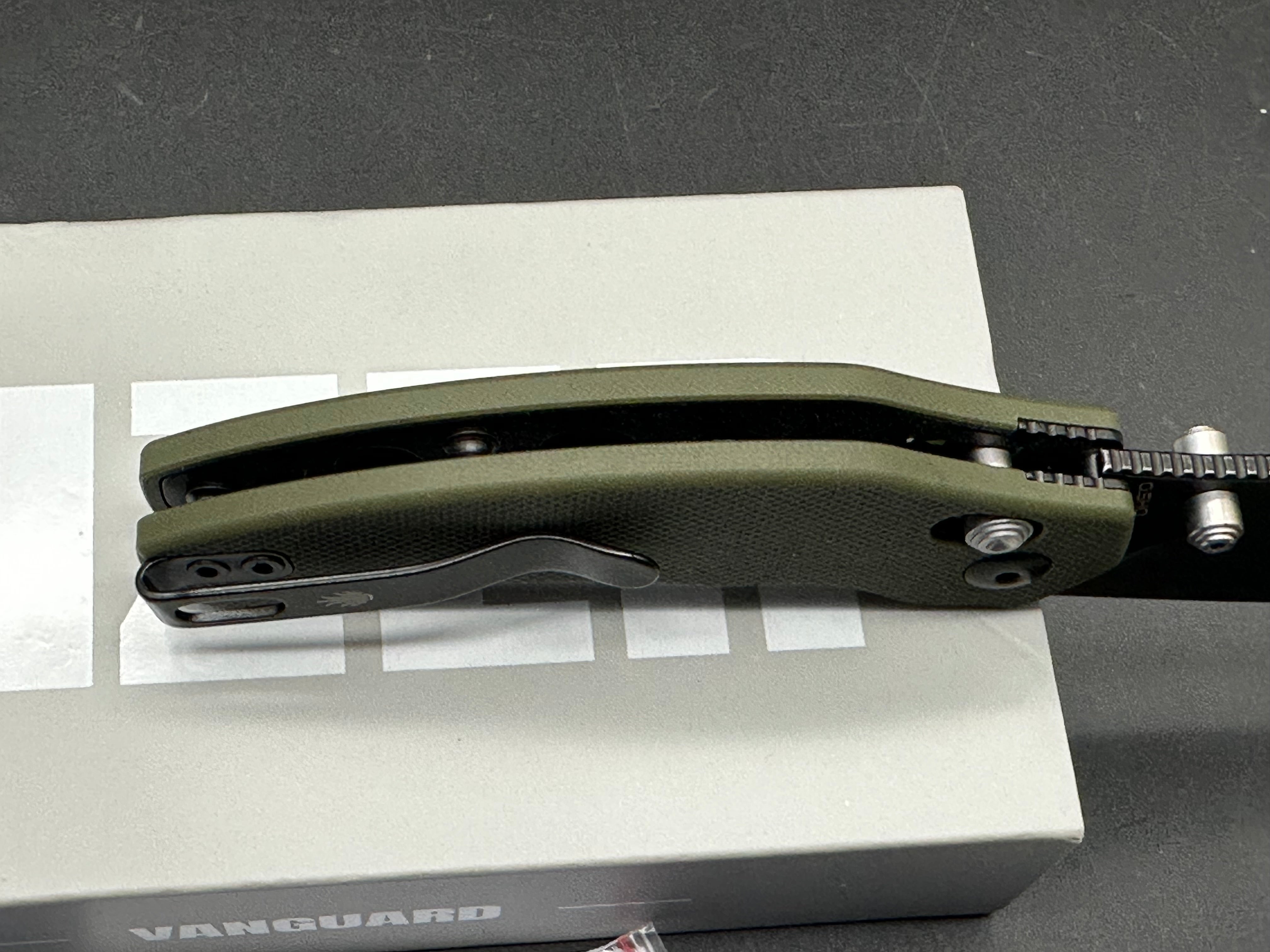 KIZER MINI BULLDOG GREEN G10 HANDLES W/D2 BLADE