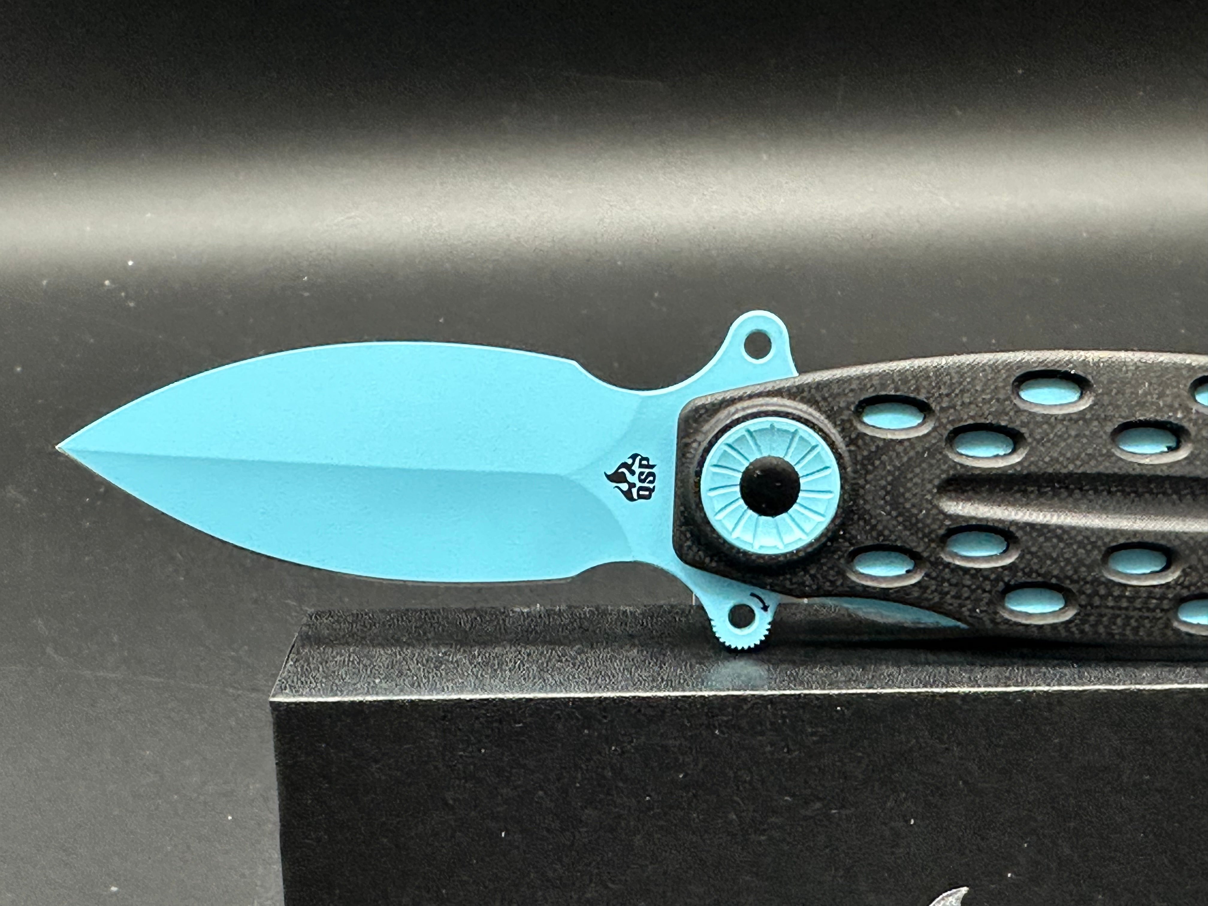 QSP BEETLE BLACK G10/BLUE HANDLE 14C28N PLAIN BLUE BLADE