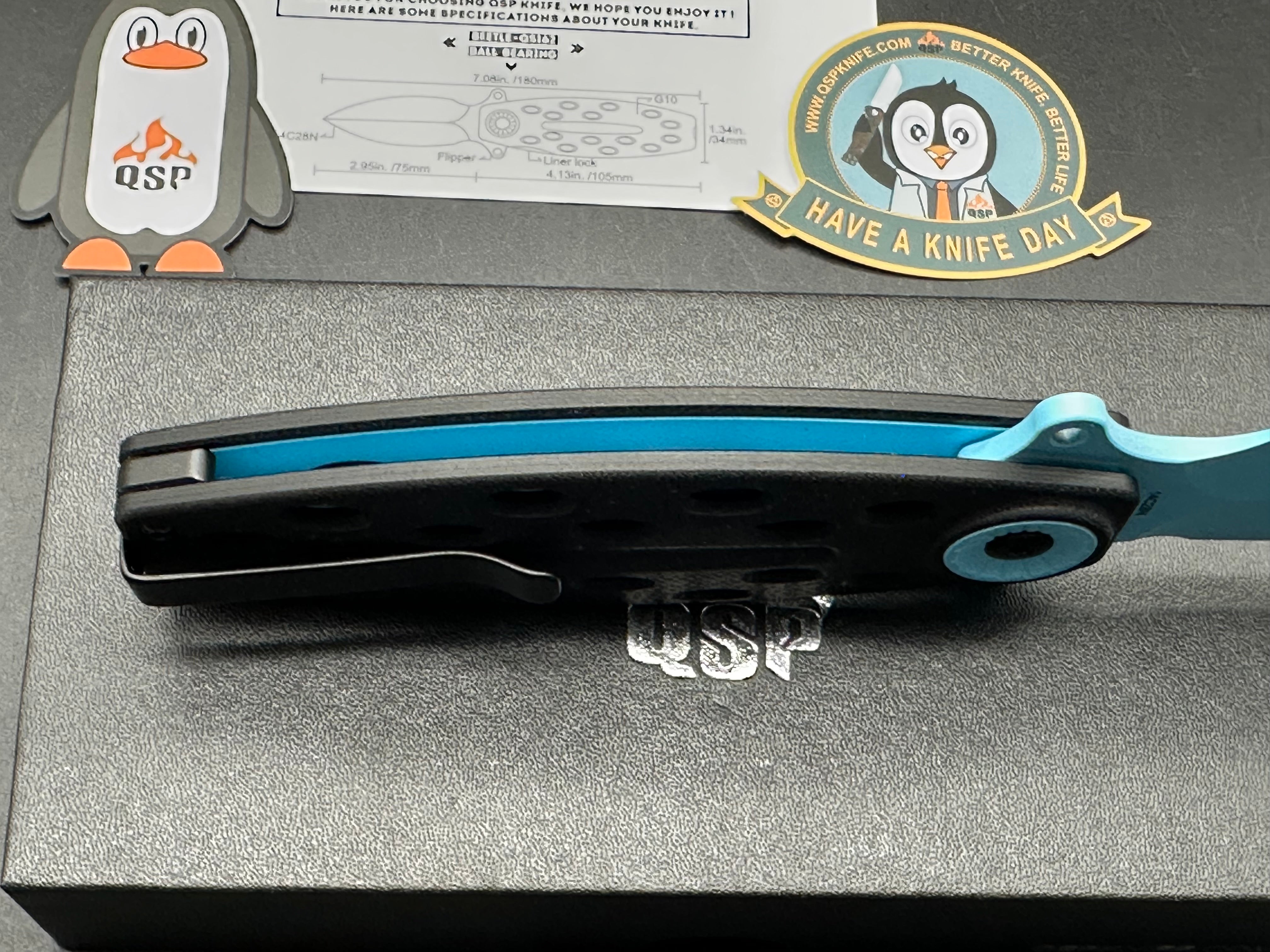 QSP BEETLE BLACK G10/BLUE HANDLE 14C28N PLAIN BLUE BLADE