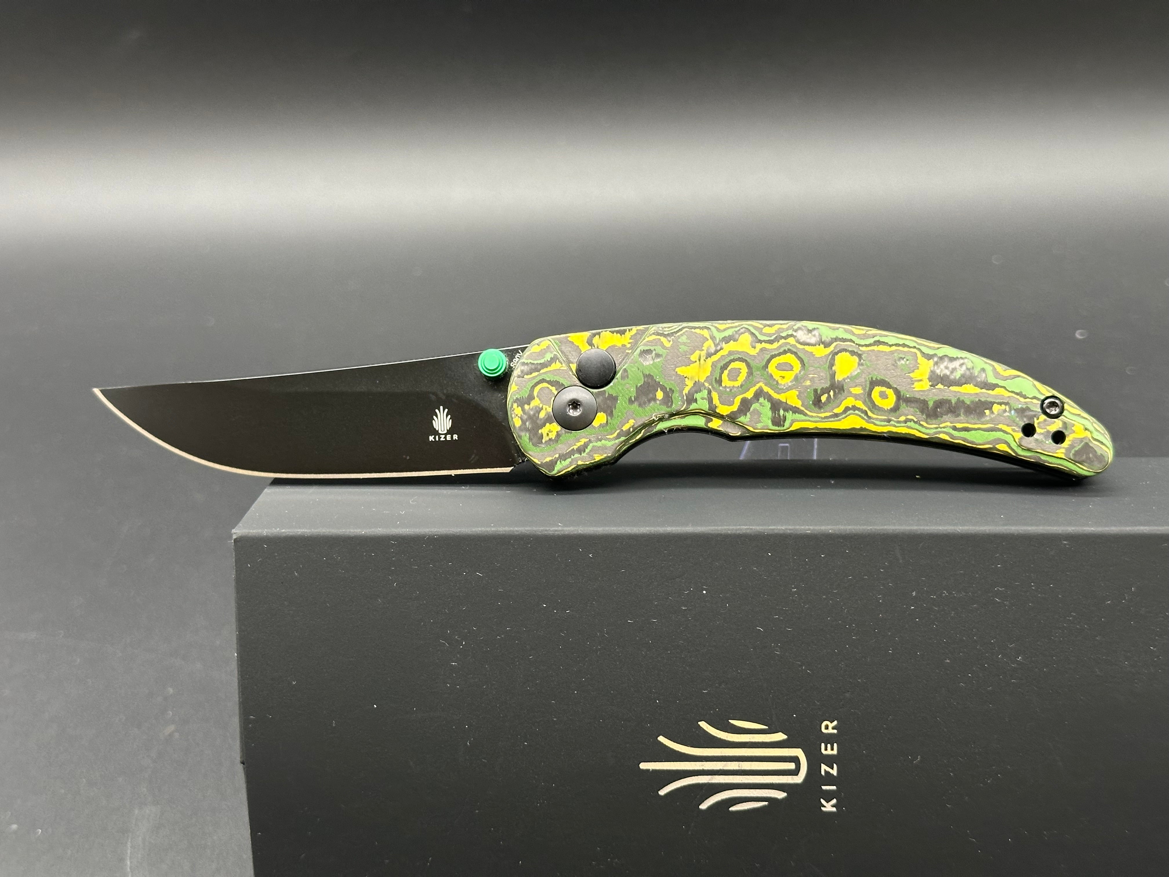 KIZER CHILI PEPPER BUTTON LOCK TOXIC STORM FATCARBON HANDLE S90V PLAIN BLACK BLADE