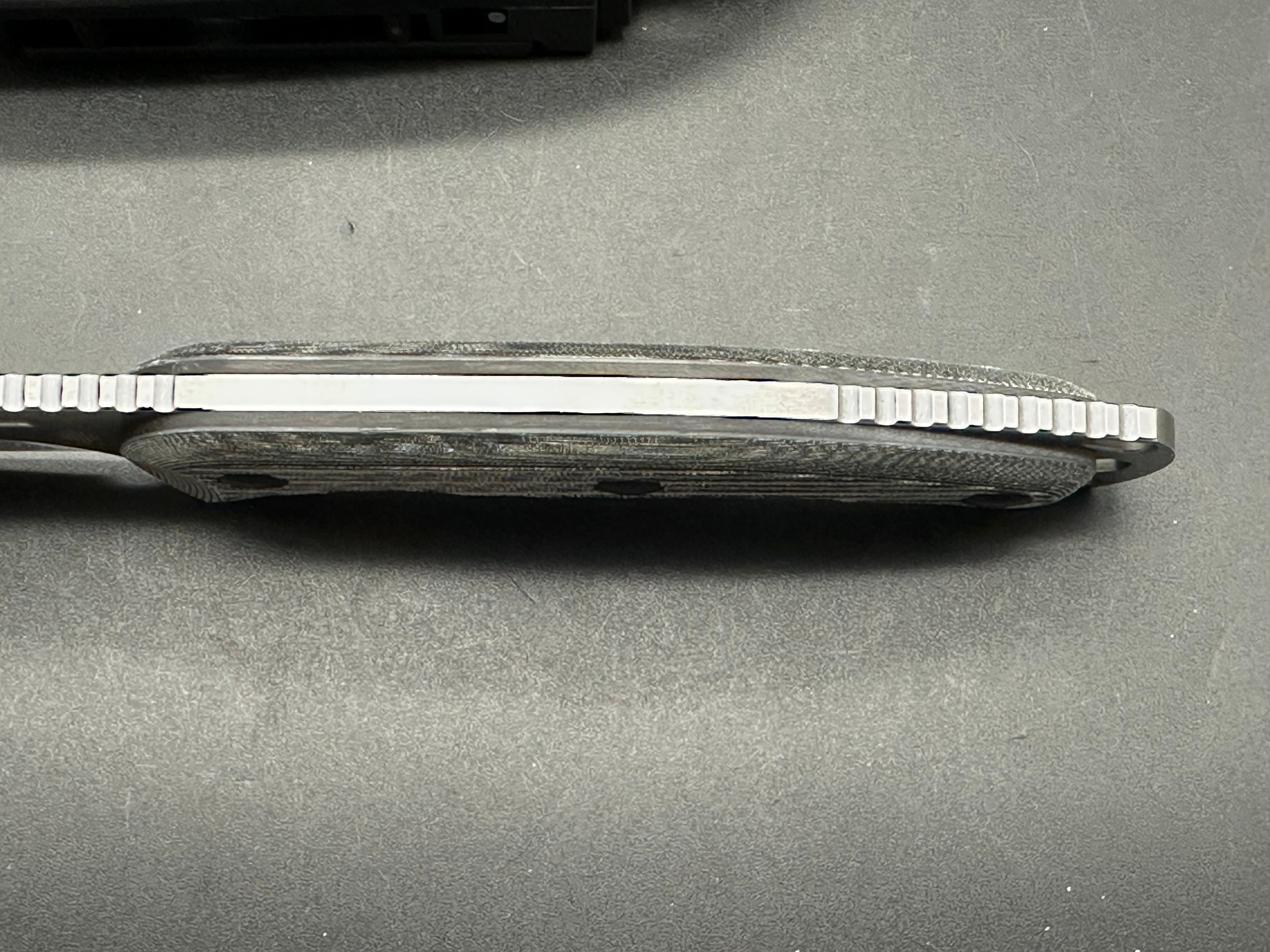 KIZER URSA MAJOR BLACK MICARTA HANDLE NITRO-V PLAIN EDGE