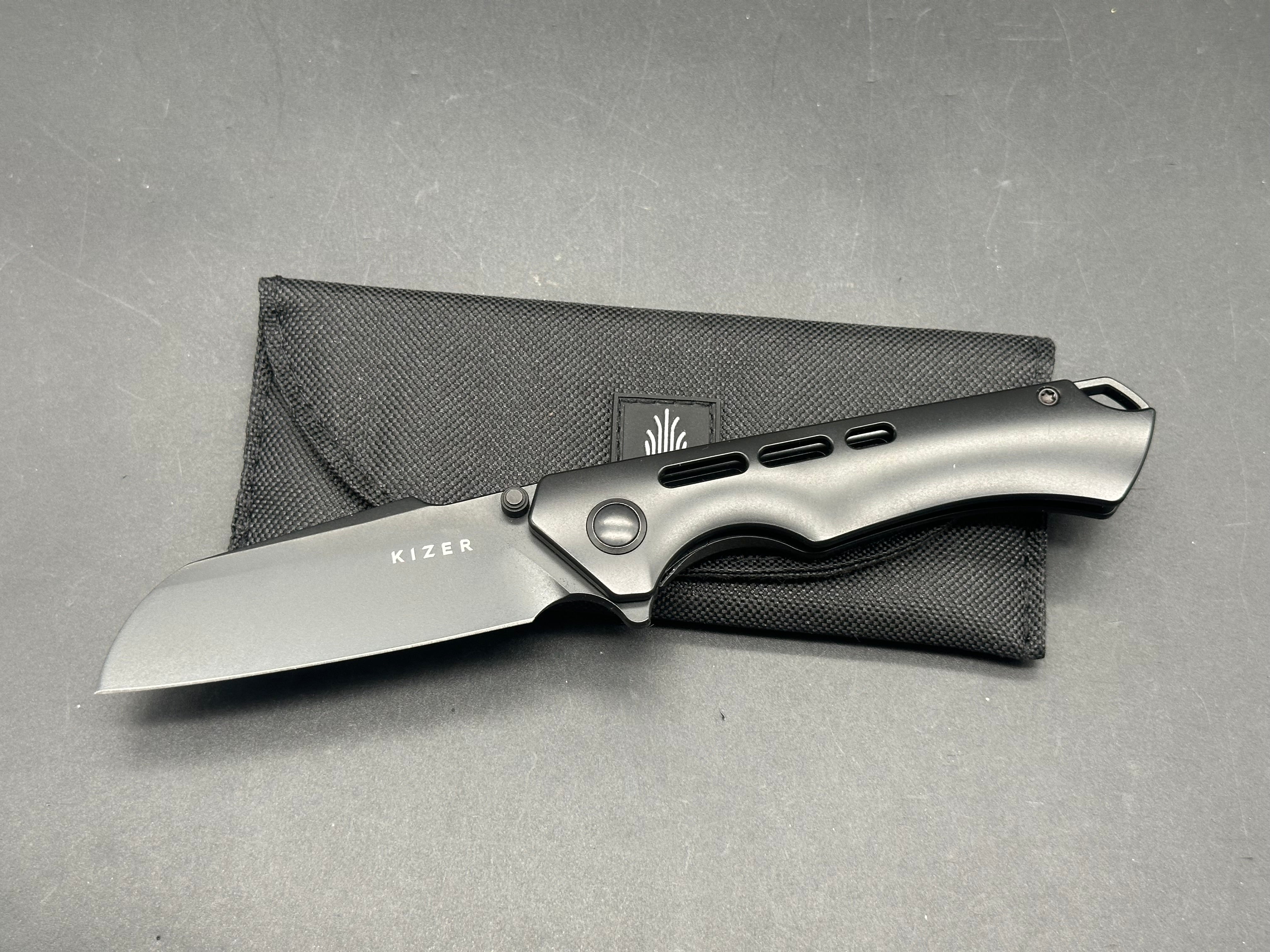 KIZER CREST FOLDING KNIFE BLACK TITANIUM HANDLE S35VN PLAIN BLACK BLADE