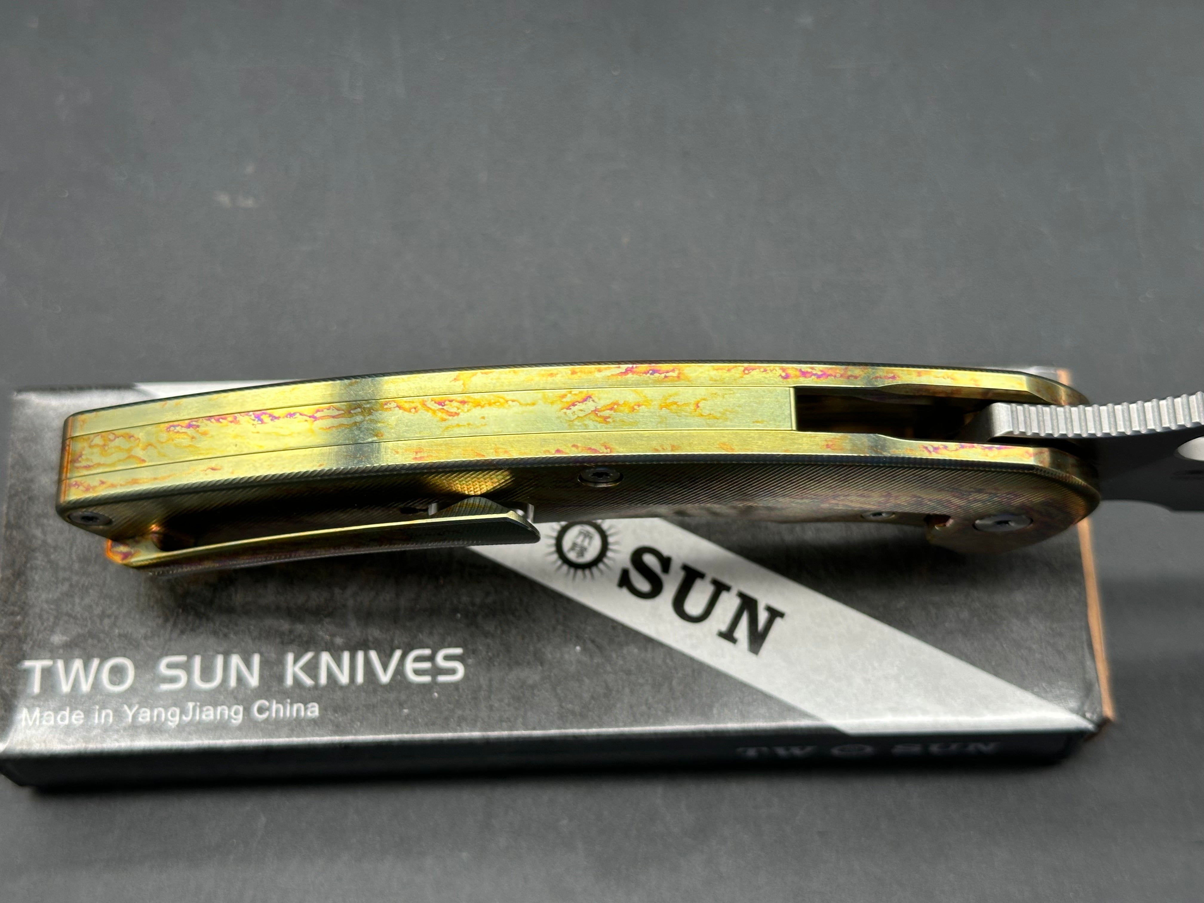 TWOSUN FOLDING KNIFE COLOR TITANIUM HANDLE 14C28N PLAIN EDGE TS459-COLOR