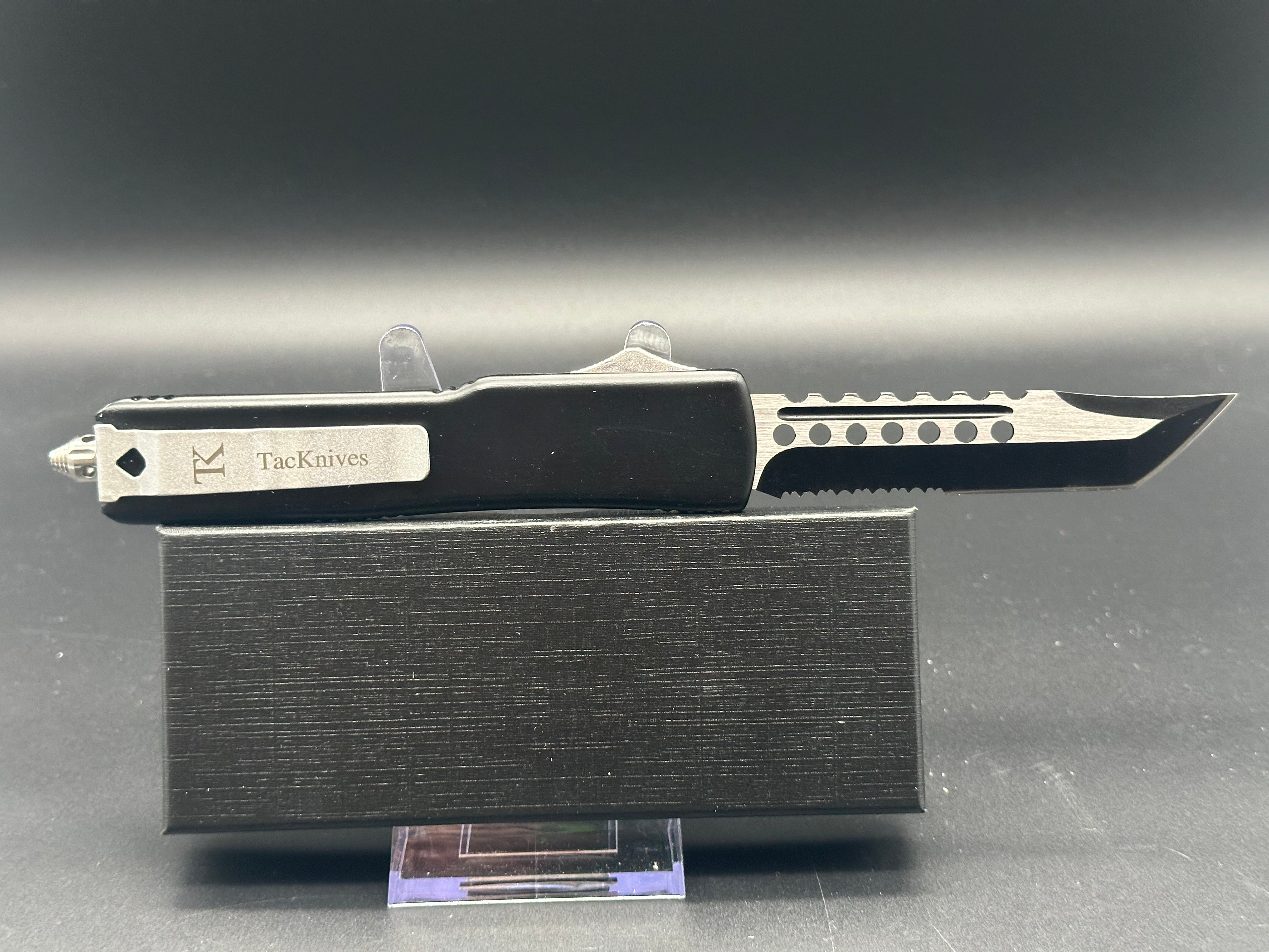 TacKnives MT9TS D/A OTF Hellhound Tanto 440C blade