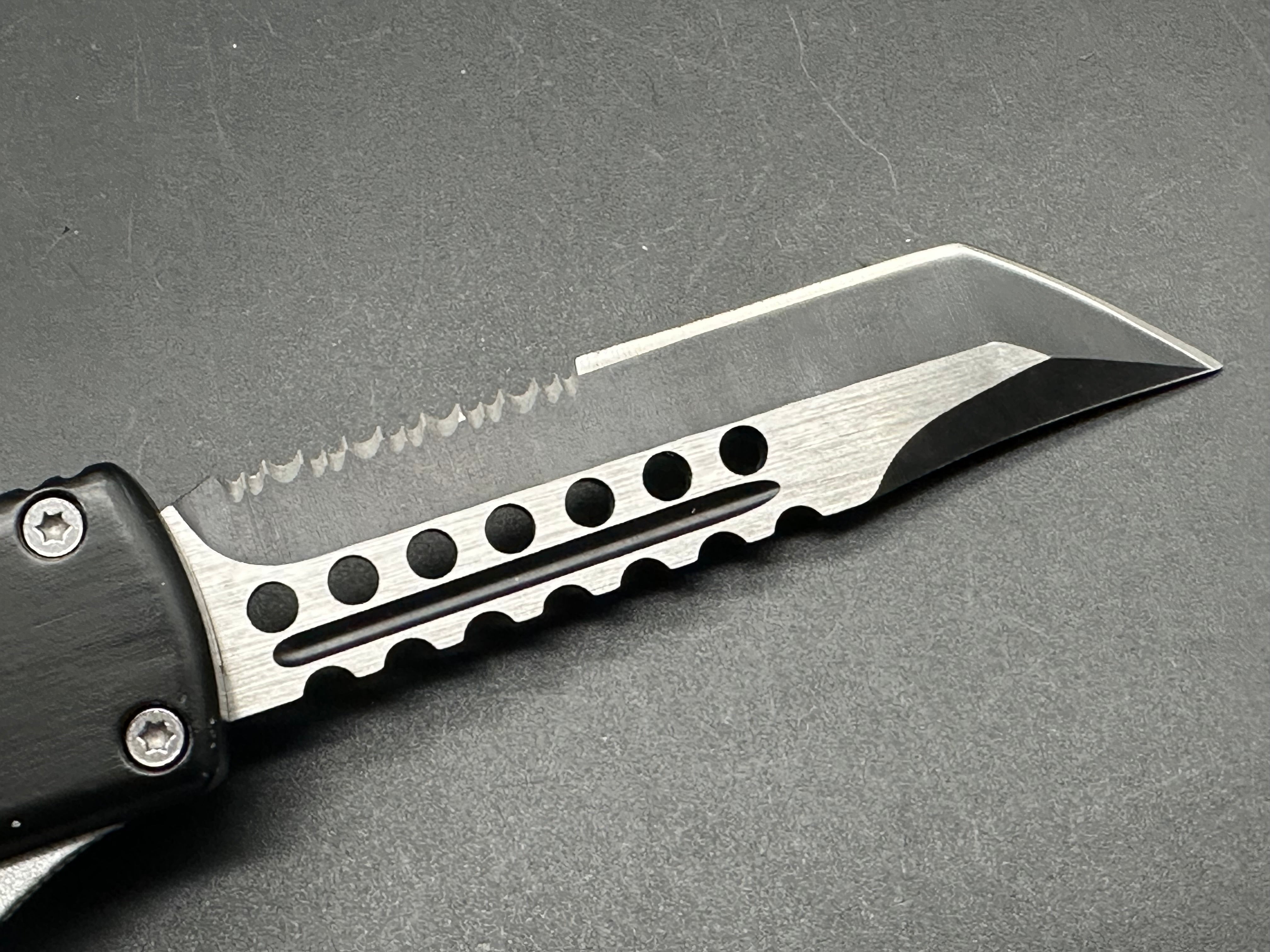 TacKnives MT9TS D/A OTF Hellhound Tanto 440C blade