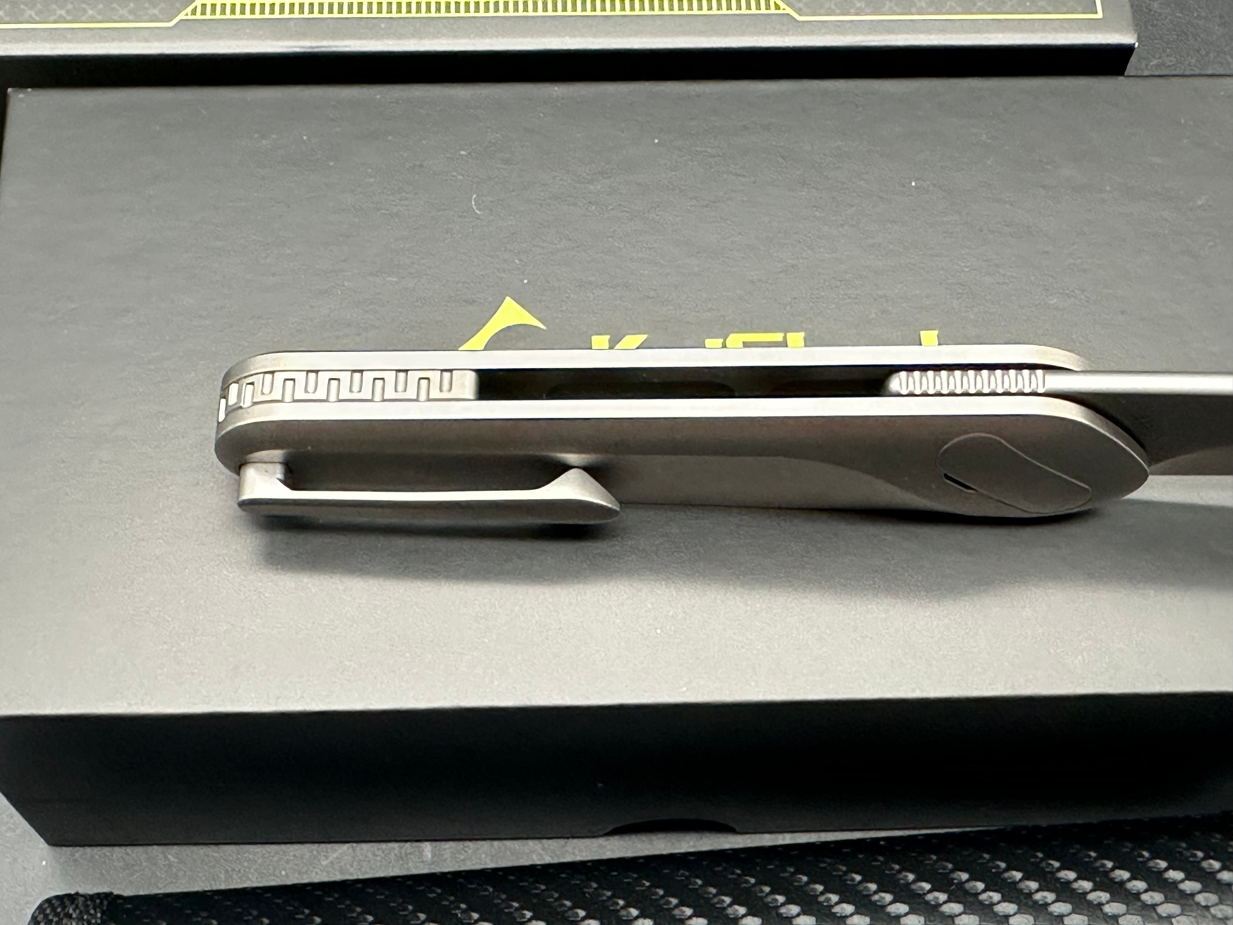 KniClad Ginren 02 titanium handle with S35VN blade