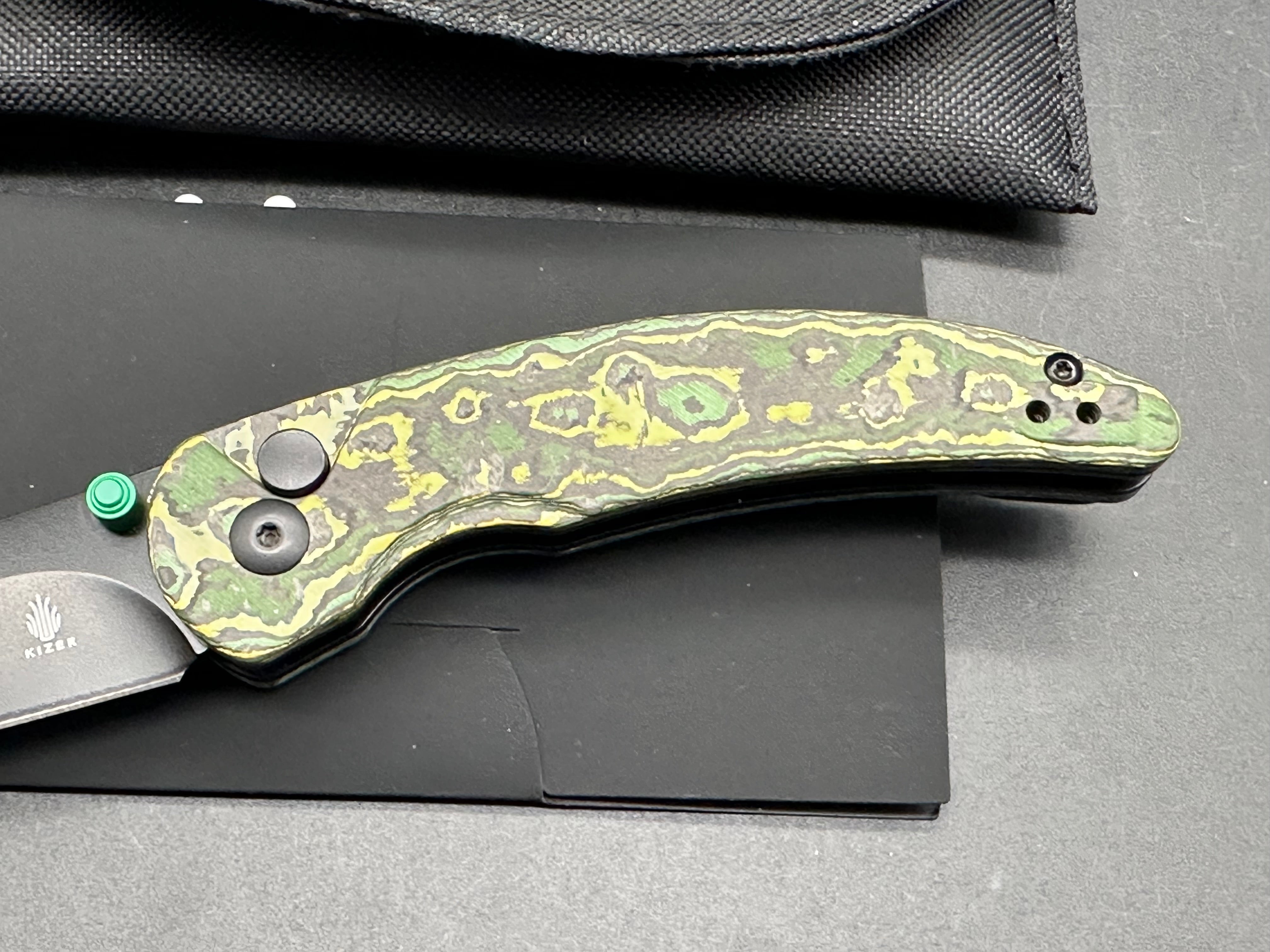 Kizer Chili Pepper Button Lock Knife Toxic Storm Fat Carbon (3" Black)