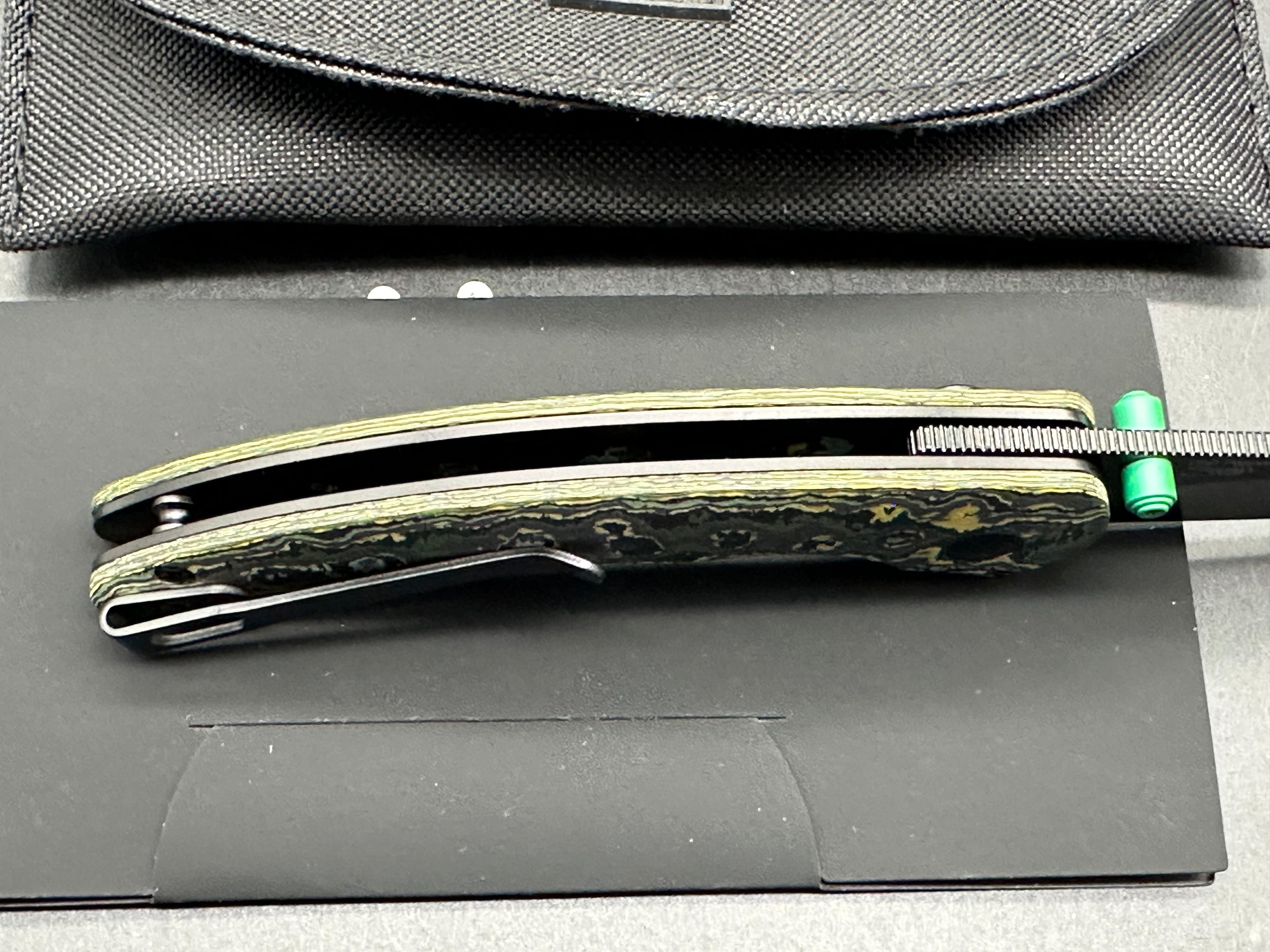 Kizer Chili Pepper Button Lock Knife Toxic Storm Fat Carbon (3" Black)