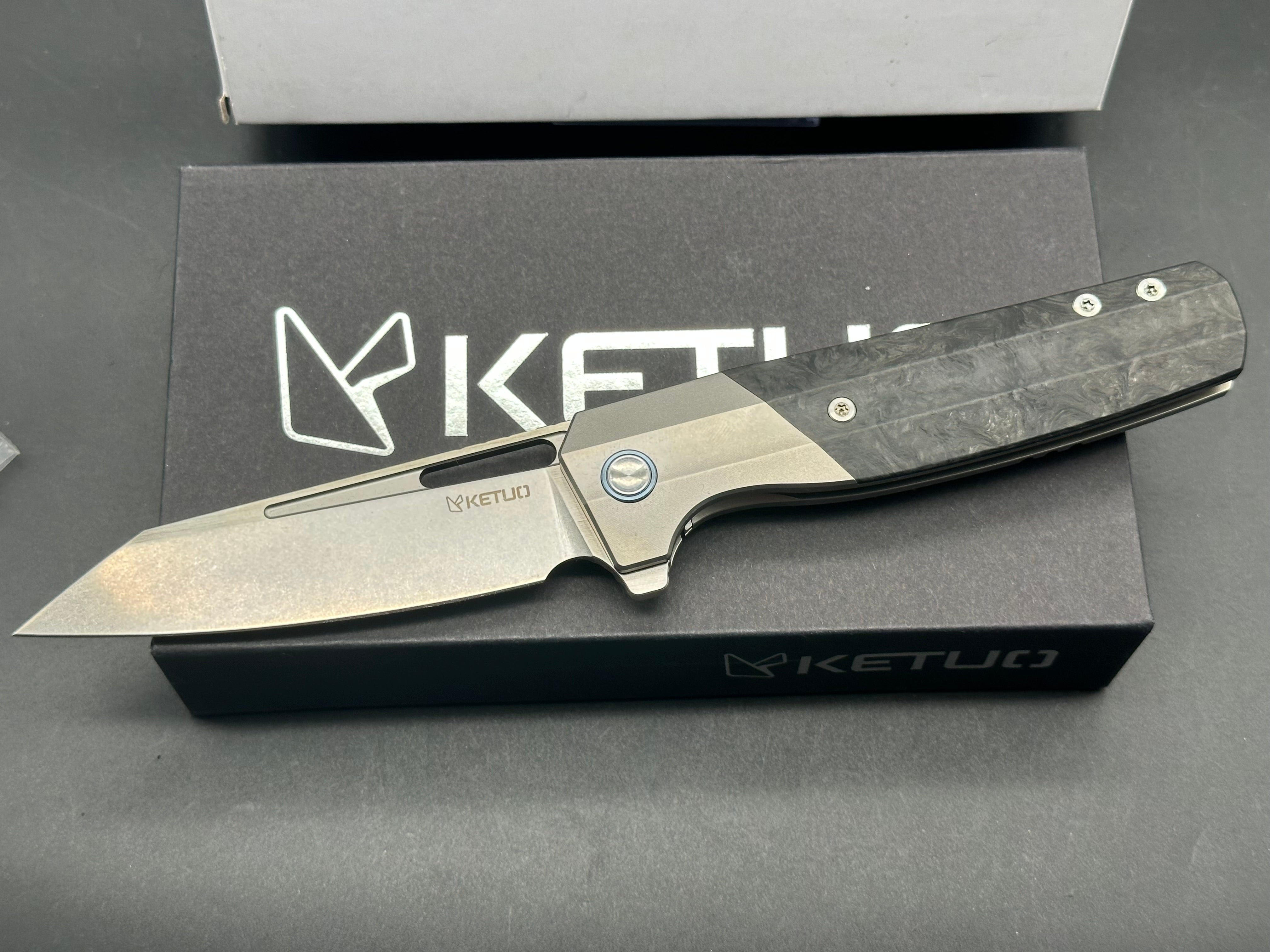Ketuo Knife - Kamasu/Ti Liners Ti Bolster w/ Marble Carbon Inlays/Wharncliffe/Satin M390