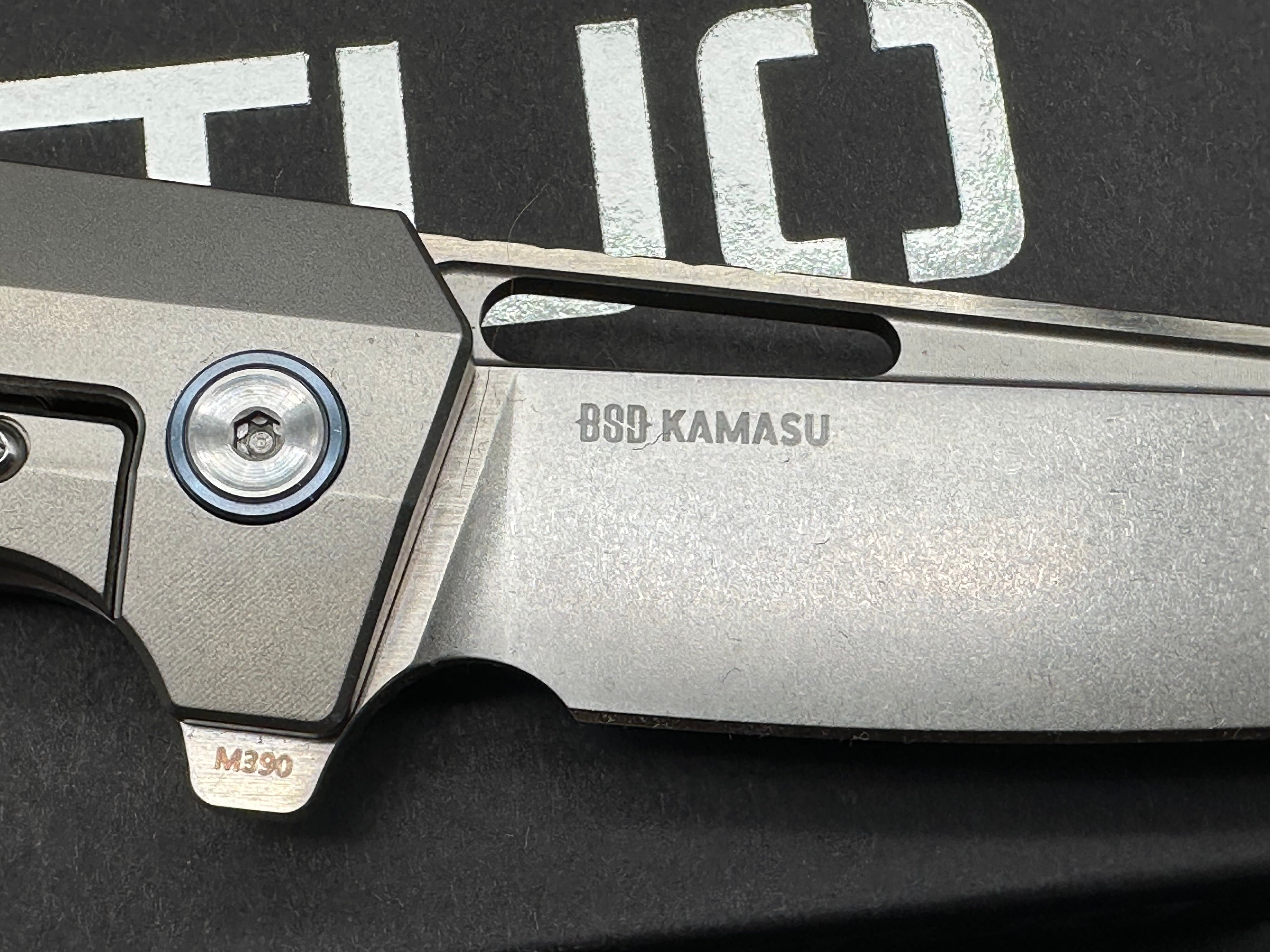 Ketuo Knife - Kamasu/Ti Liners Ti Bolster w/ Marble Carbon Inlays/Wharncliffe/Satin M390