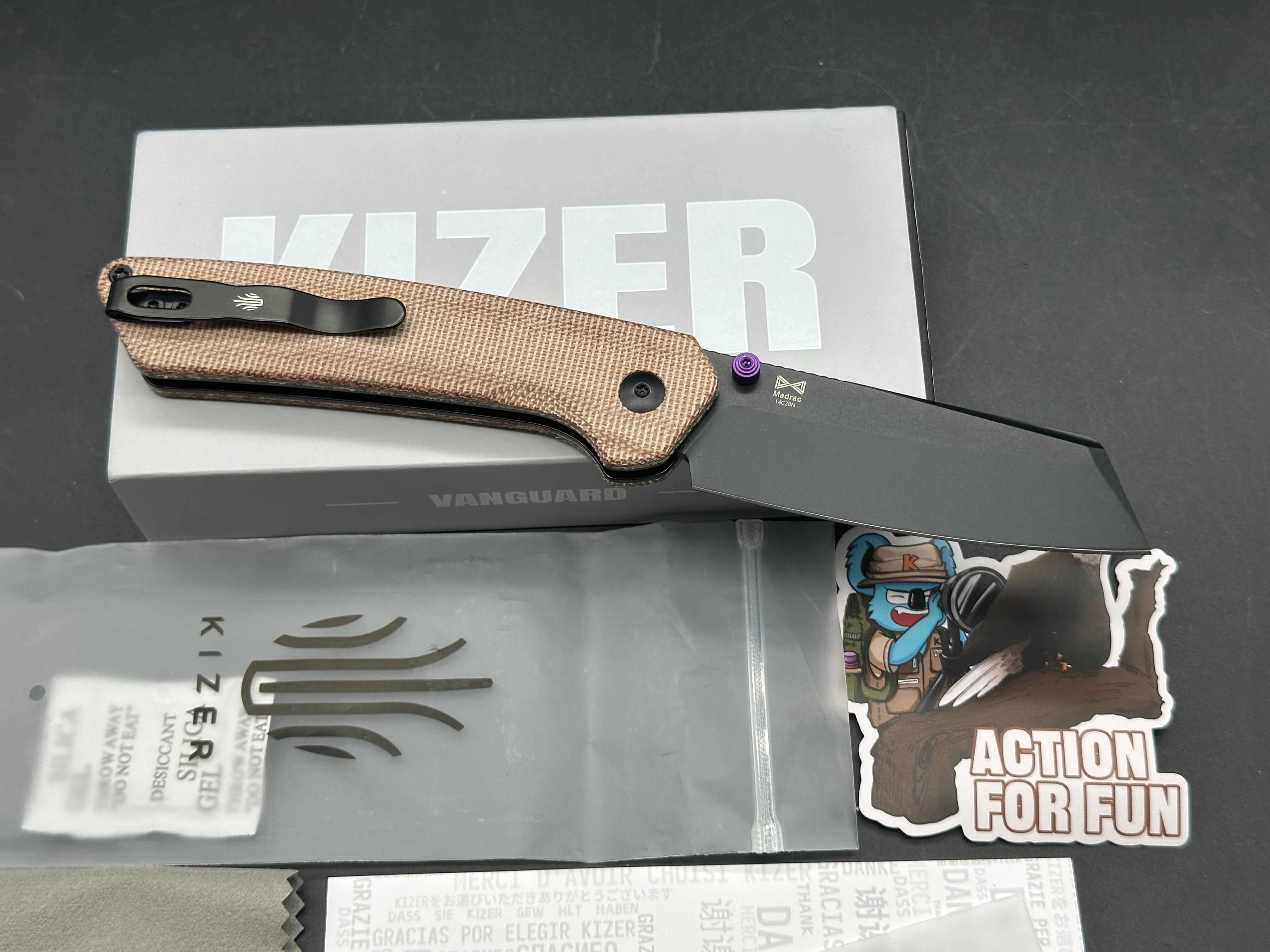 KIZER MADRAC BROWN HANDLE 14C28N SHEEPSFOOT PLAIN EDGE BLACK PVD FINSH
