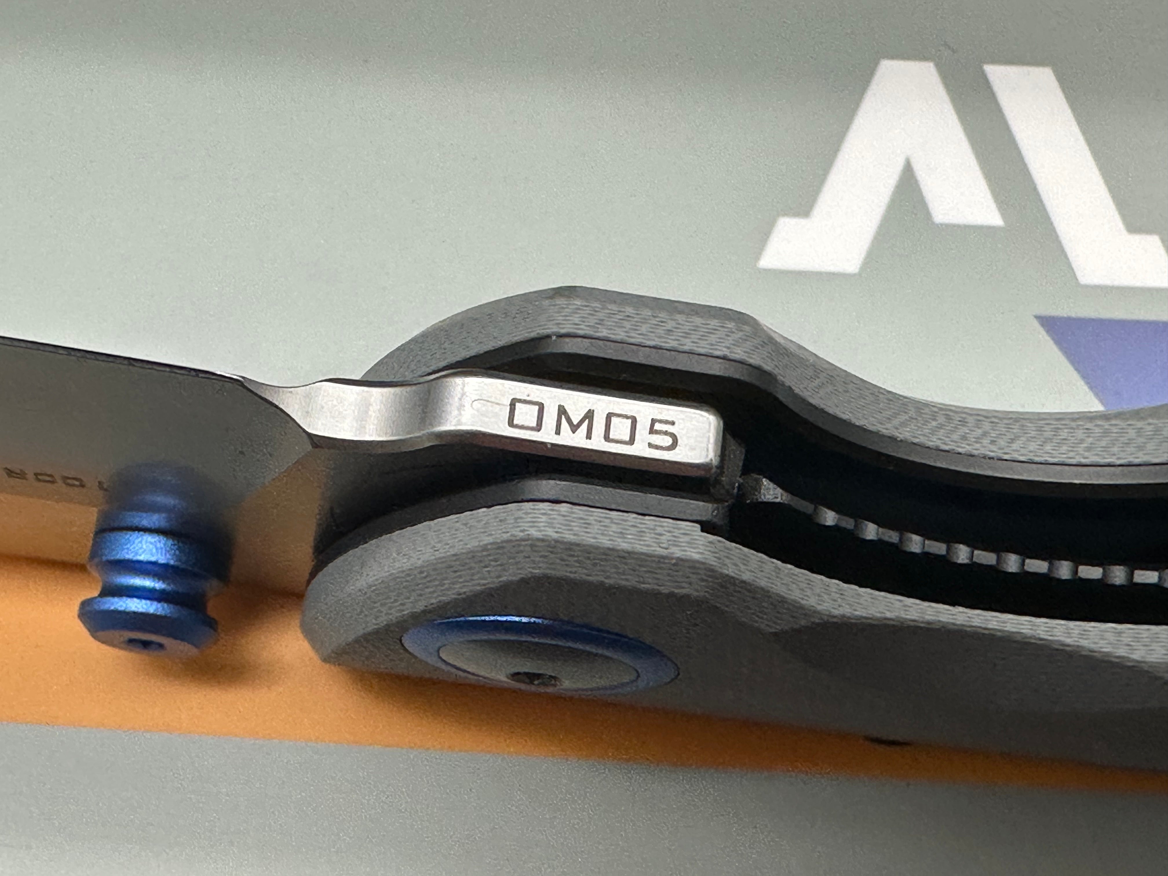 Maxace Toucan grey G10 and 10CR15COMOV blue aluminum spacer