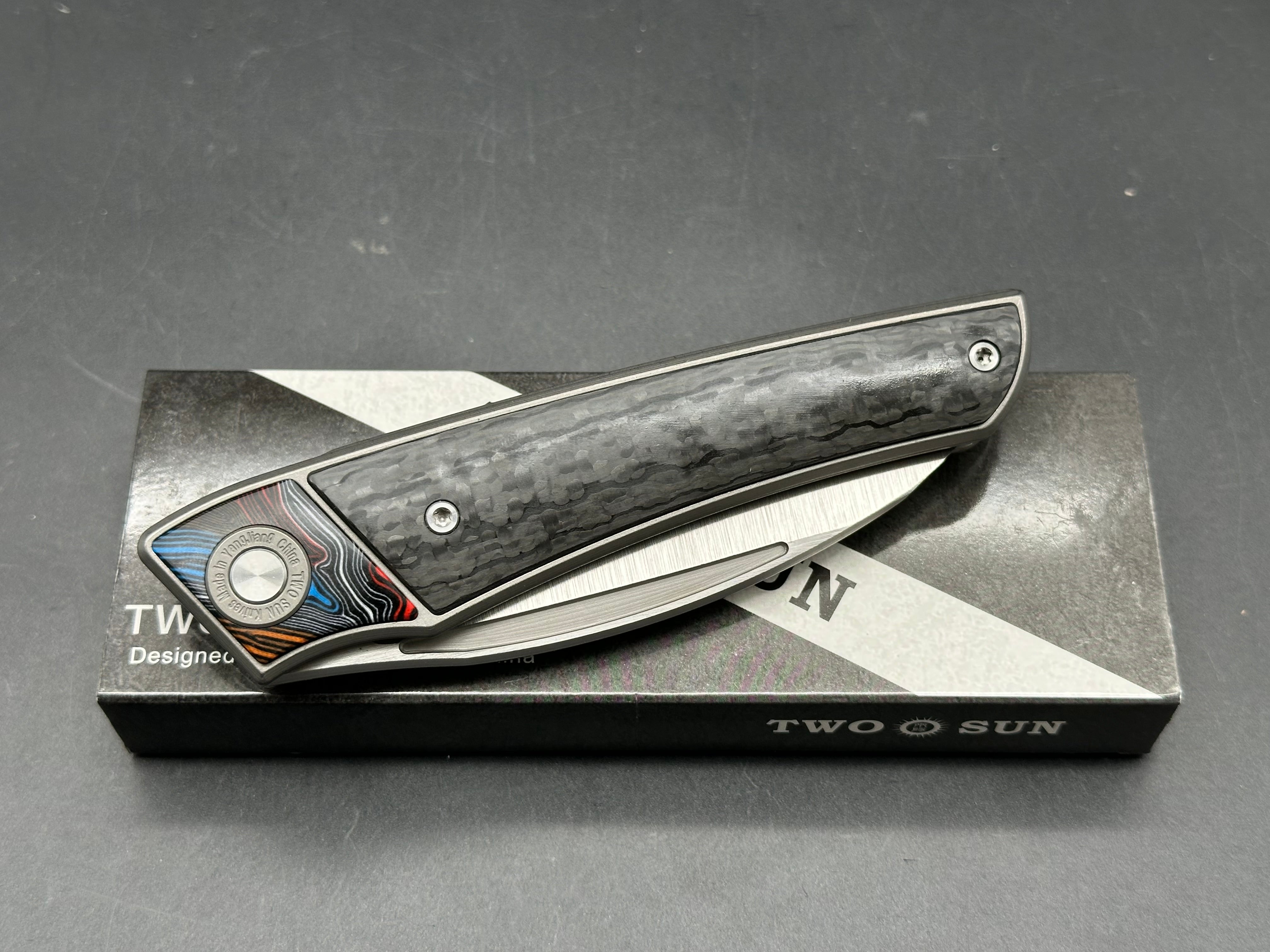 TWOSUN FOLDING KNIFE BLACK G10/CARBON FIBER HANDLE D2 PLAIN EDGE TS344-D2