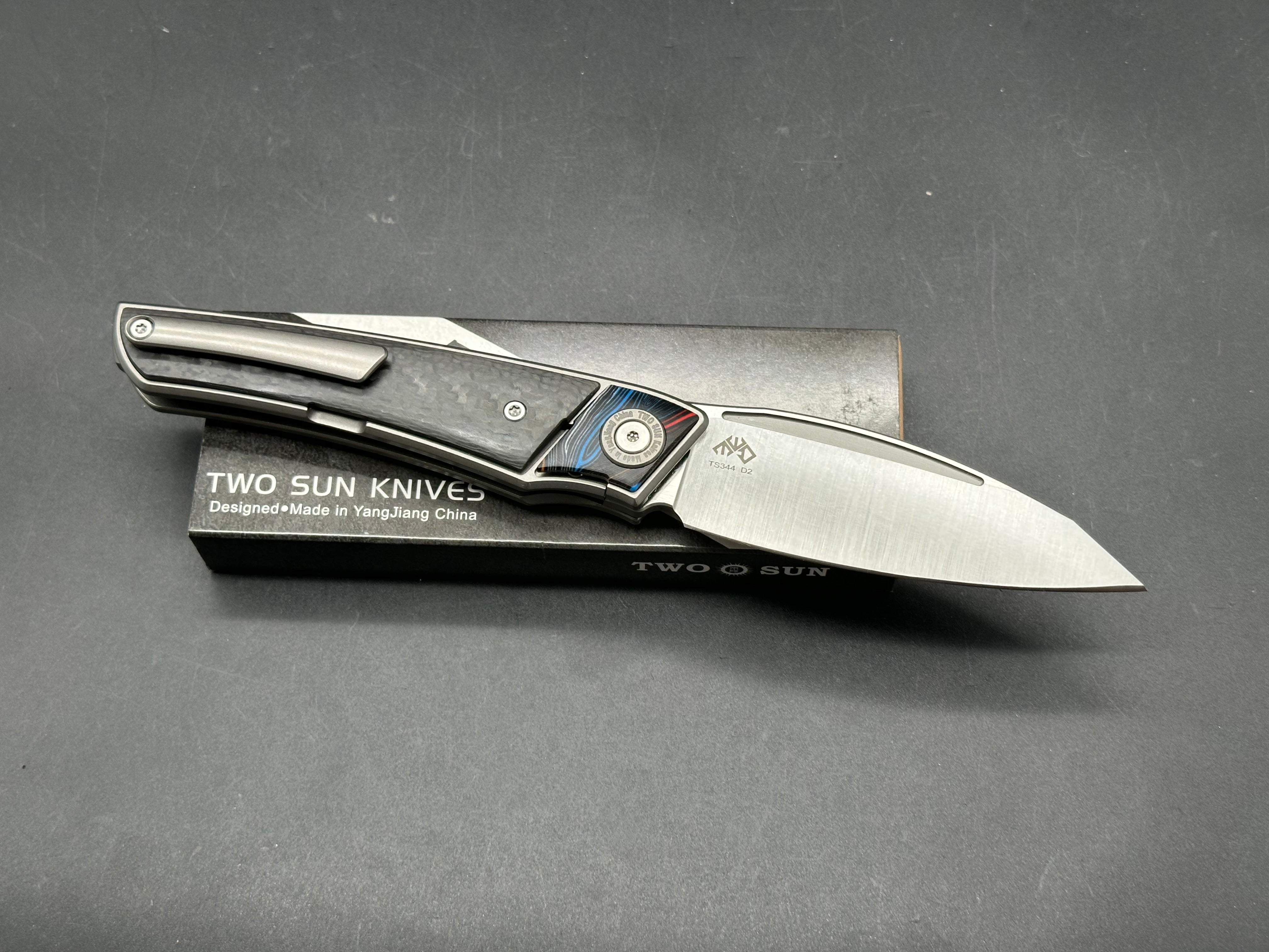 TWOSUN FOLDING KNIFE BLACK G10/CARBON FIBER HANDLE D2 PLAIN EDGE TS344-D2