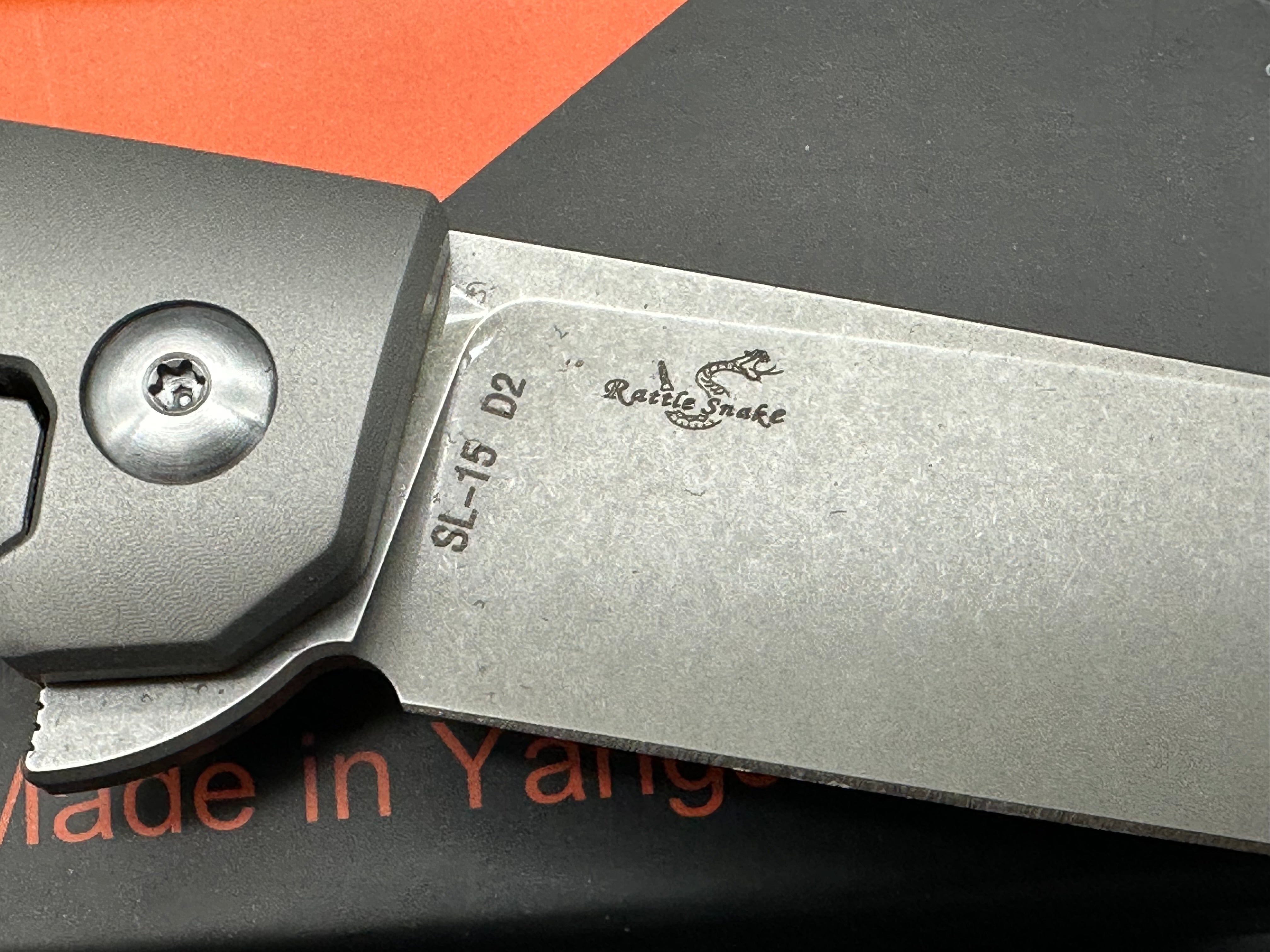 SIXLEAF TITANIUM/LINEN MICARTA HANDLE D2 PLAIN EDGE
