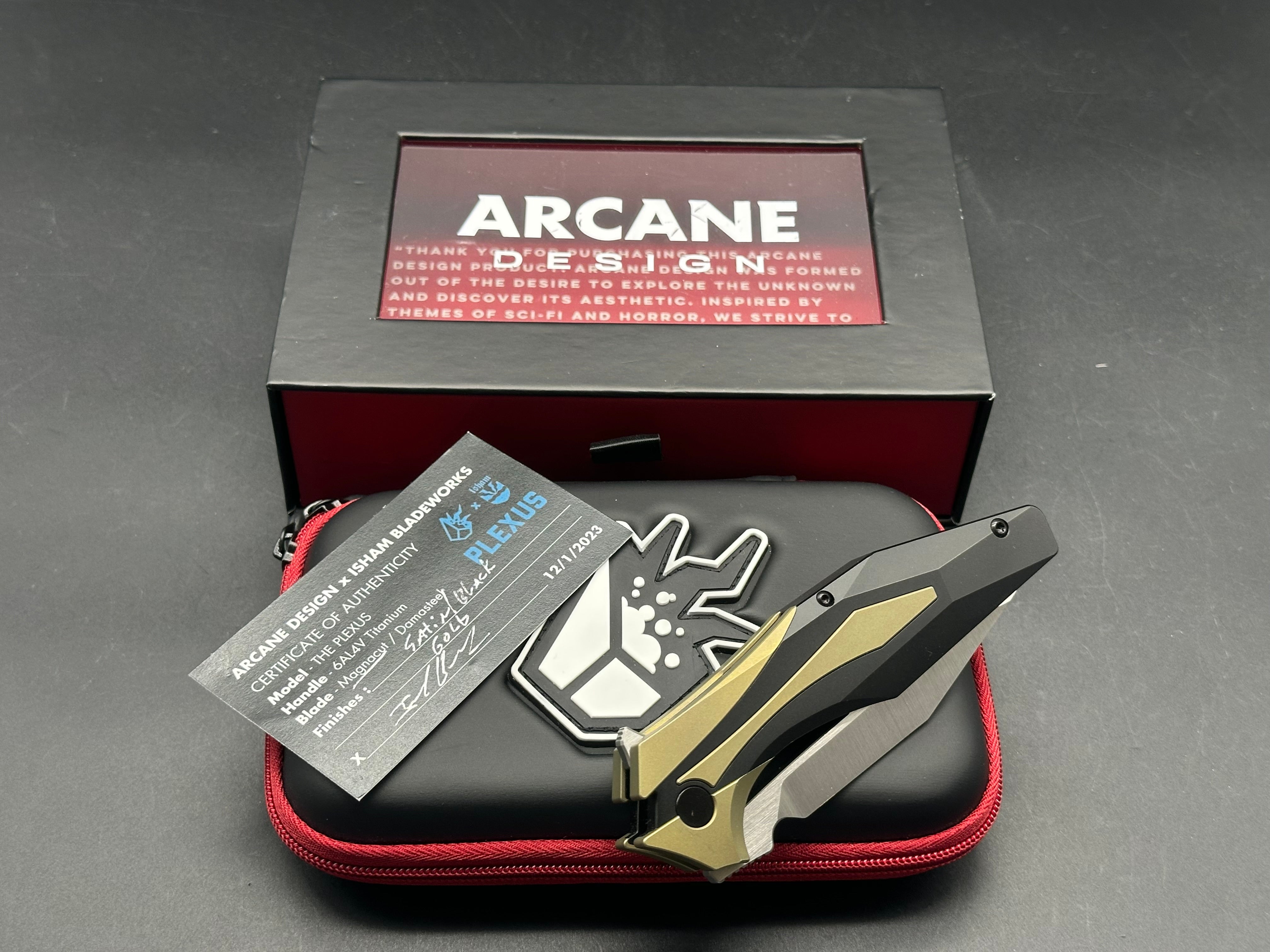 Arcane Design - The Plexus/Black DLC Ti Frame + Gold Ti Bolster Inlays/Modified Tanto/Mangacut