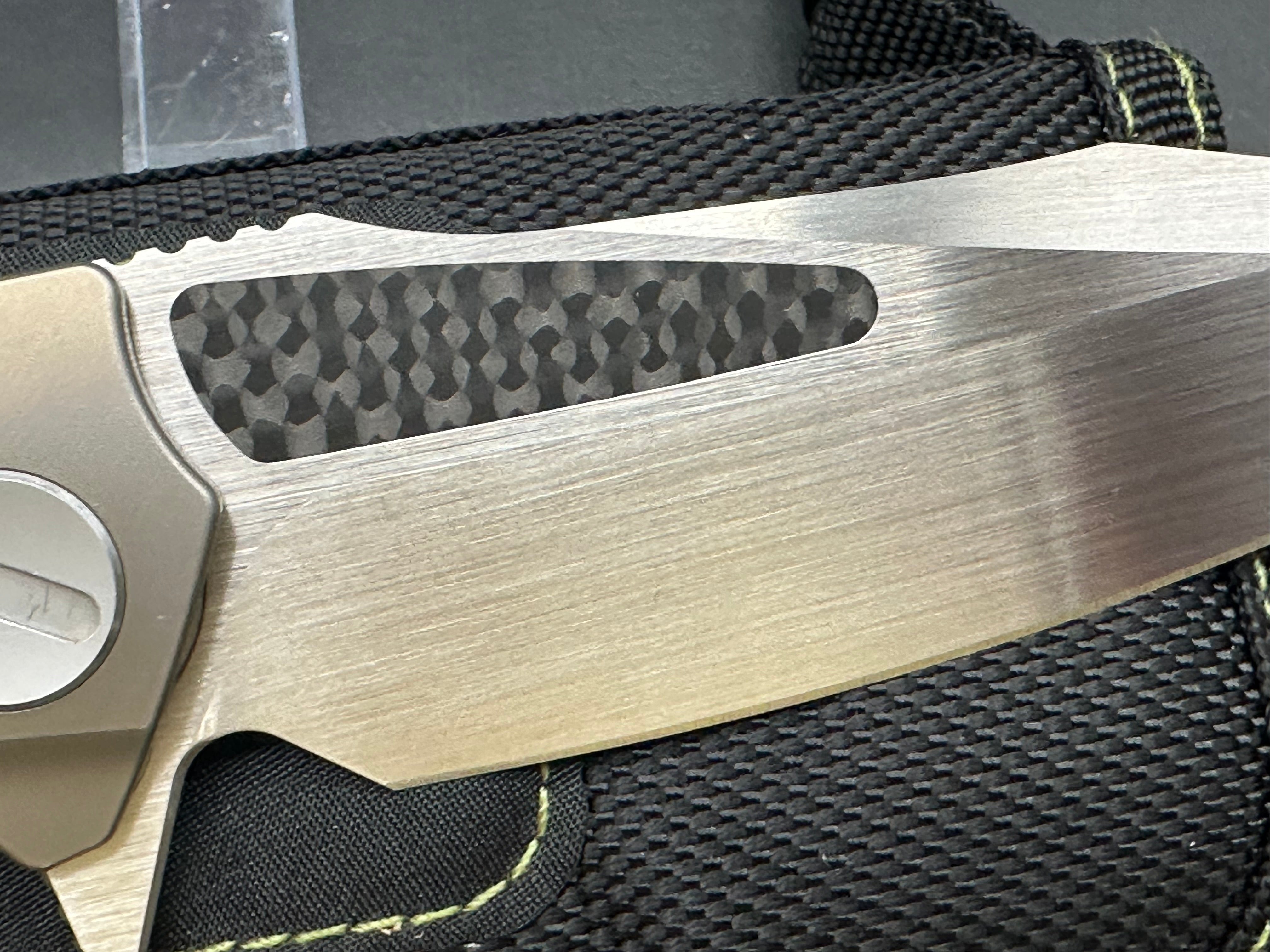 Kevin John Venom Attacker titanium/CF handle w/M390 blade