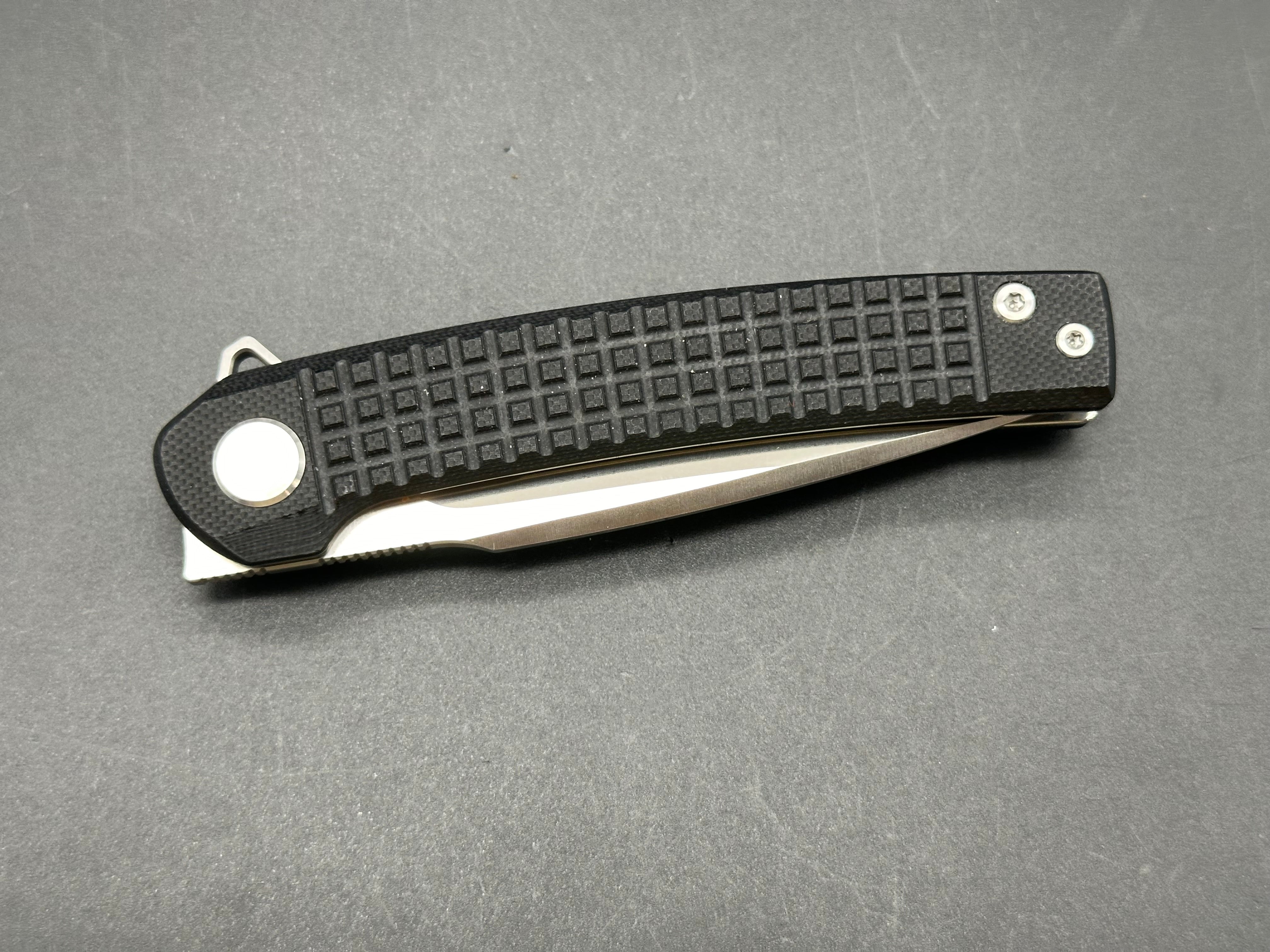 XTOUC XT01A 3.15" D2 Blade with Black G10 Frag Handle