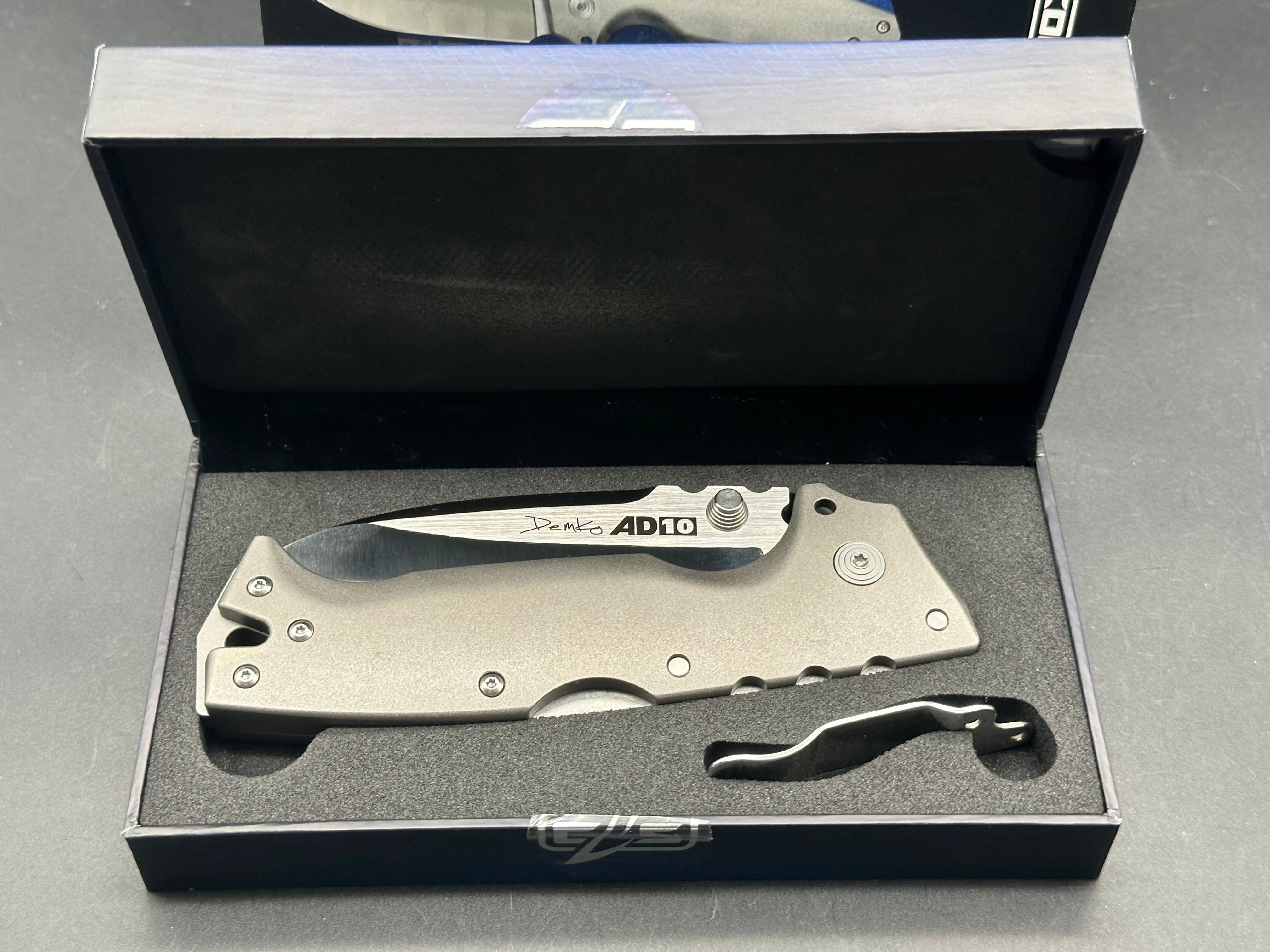 Cold Steel limited edition AD-10 / titanium/CPM-3V satin blade