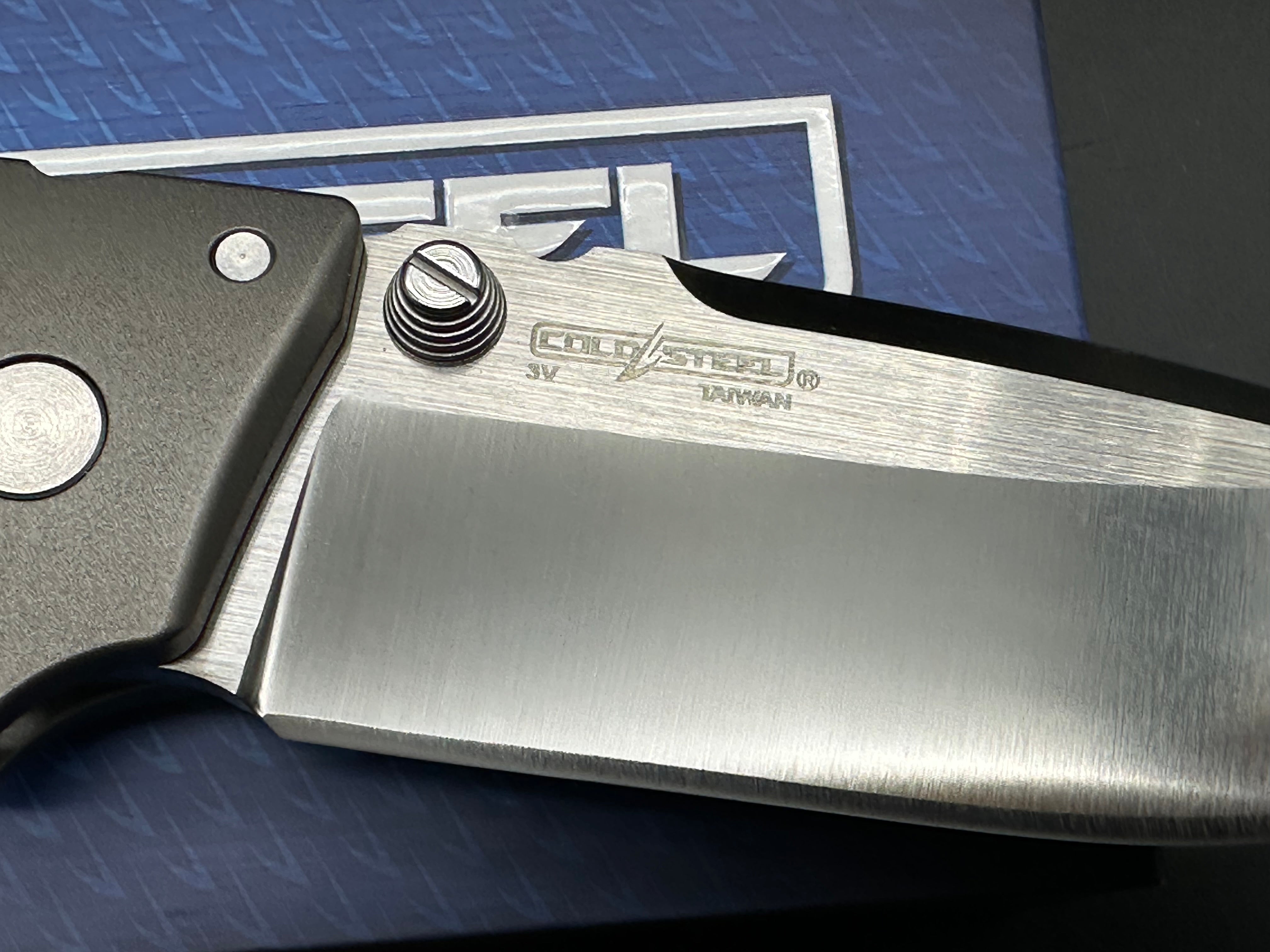 Cold Steel limited edition AD-10 / titanium/CPM-3V satin blade