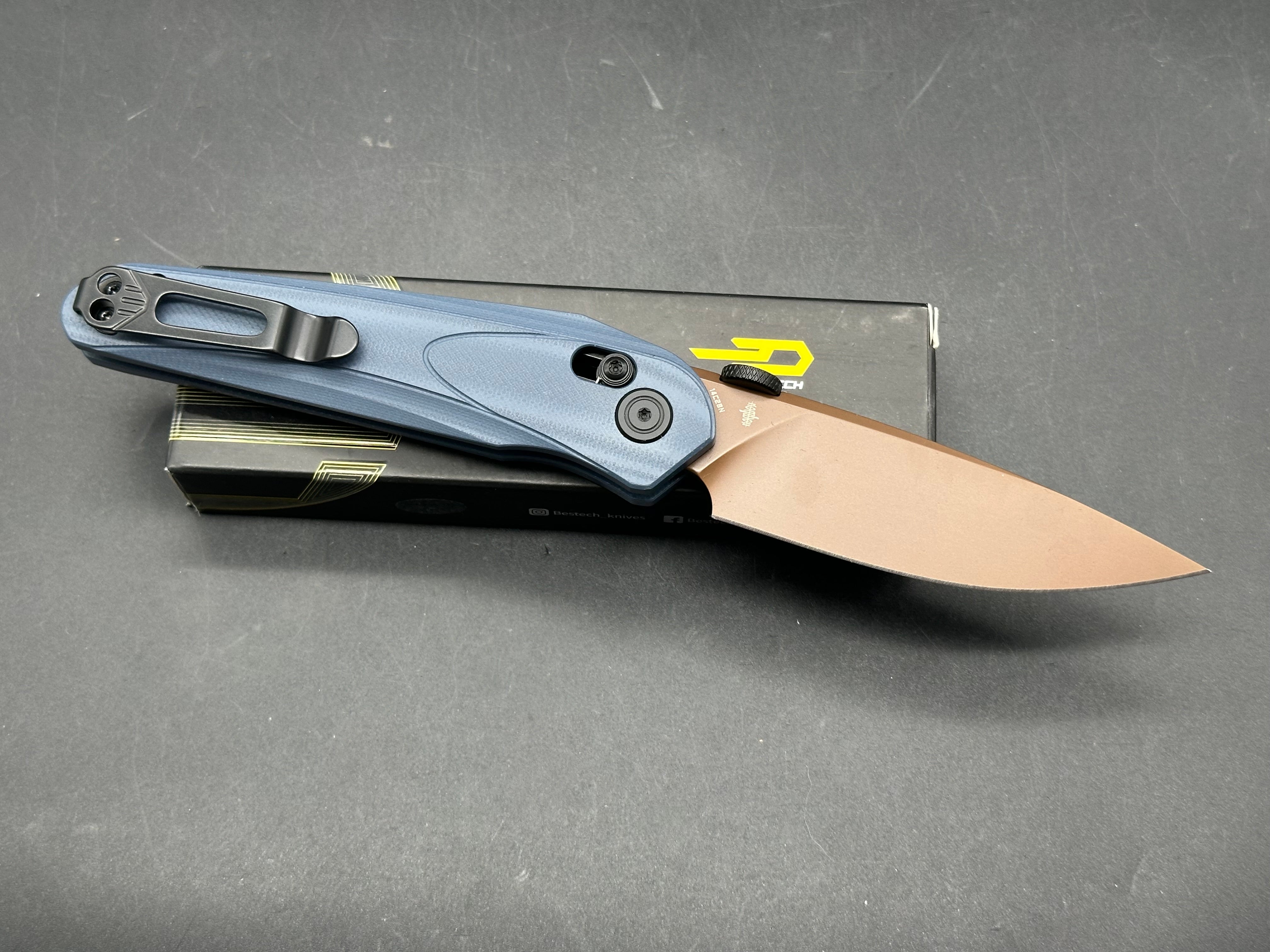 BESTECH MOTHUS FOLDING KNIFE BLUE/GRAY G10 HANDLE 14C28N DROP POINT PLAIN EDGE GOLD PVD FINISH