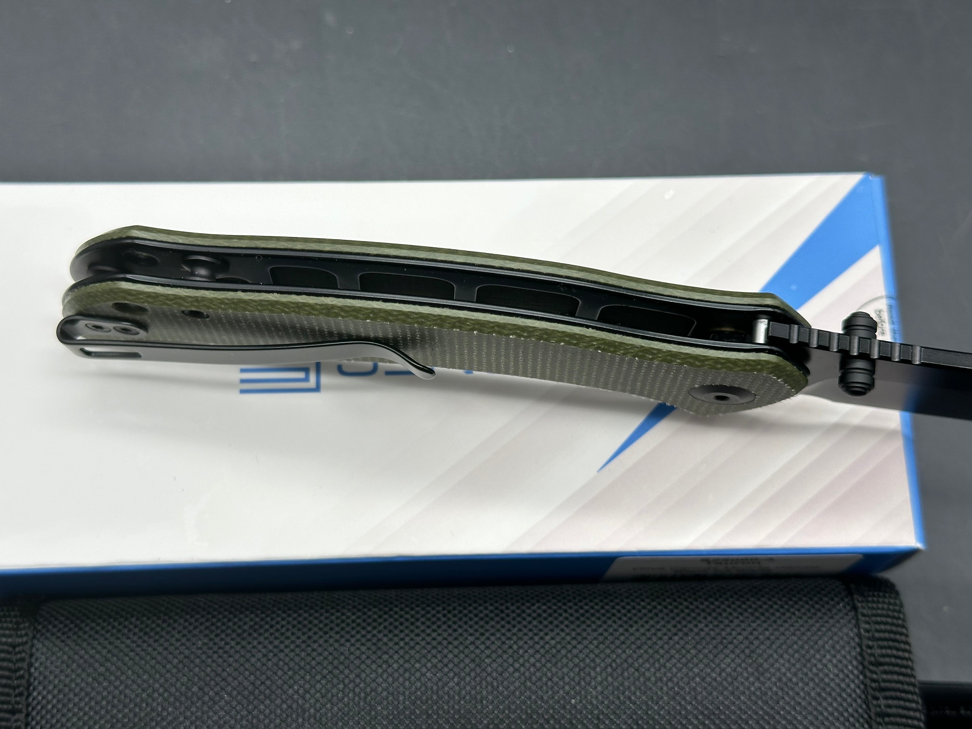 SENCUT TAURON FOLDING KNIFE Olive micarta HANDLE D2 PLAIN EDGE SATIN FINISH